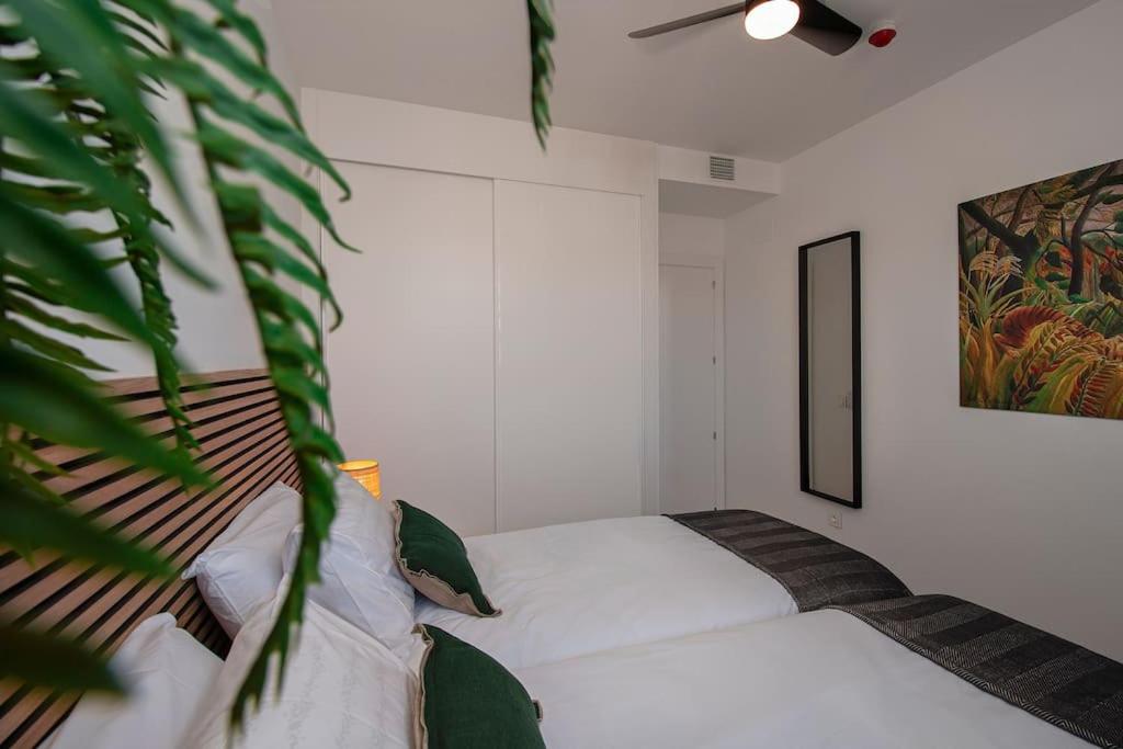 Urban Jungle in Malaga Center, 18th Floor, Rooftop pool, Free Parking