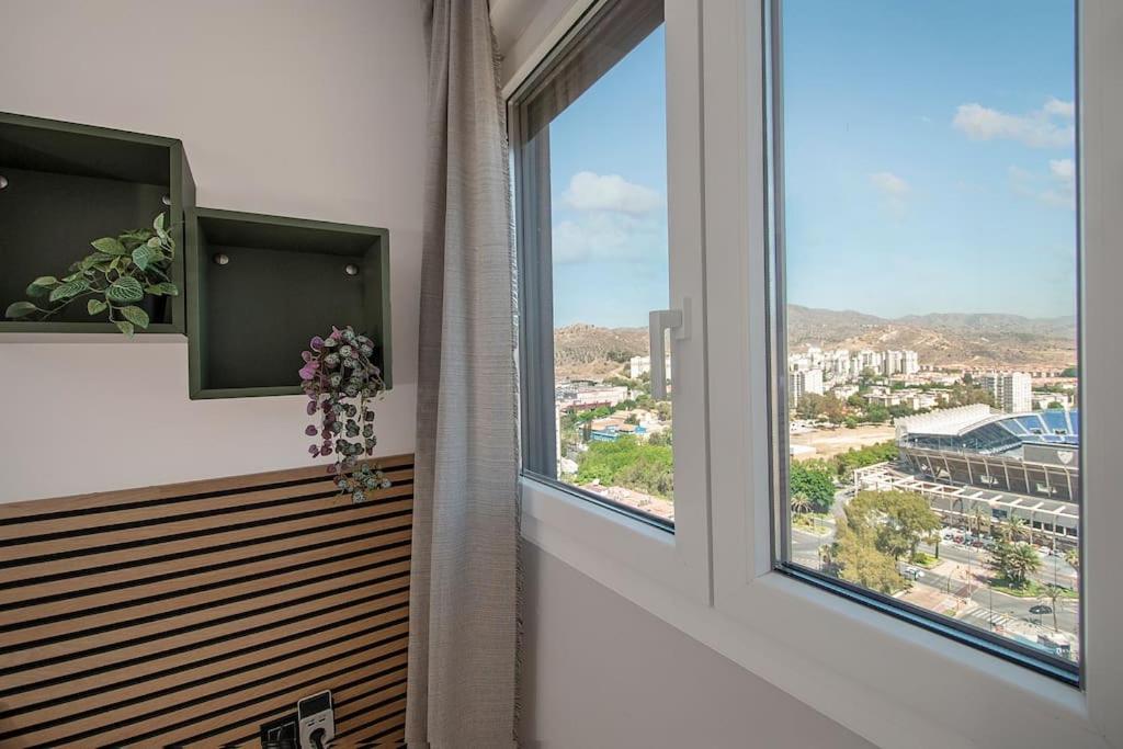 Urban Jungle in Malaga Center, 18th Floor, Rooftop pool, Free Parking