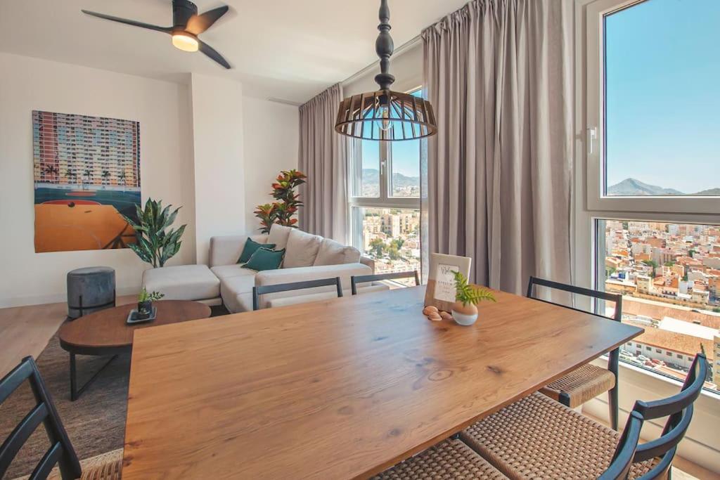 Urban Jungle in Malaga Center, 18th Floor, Rooftop pool, Free Parking