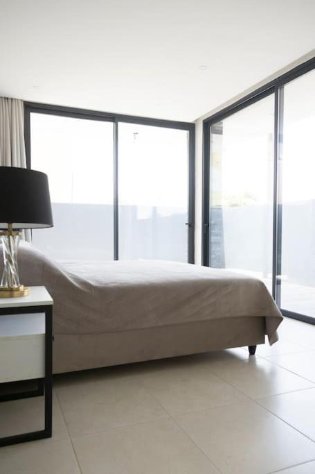 3 bdr aprt, spacious & rooftop pool - LCGR