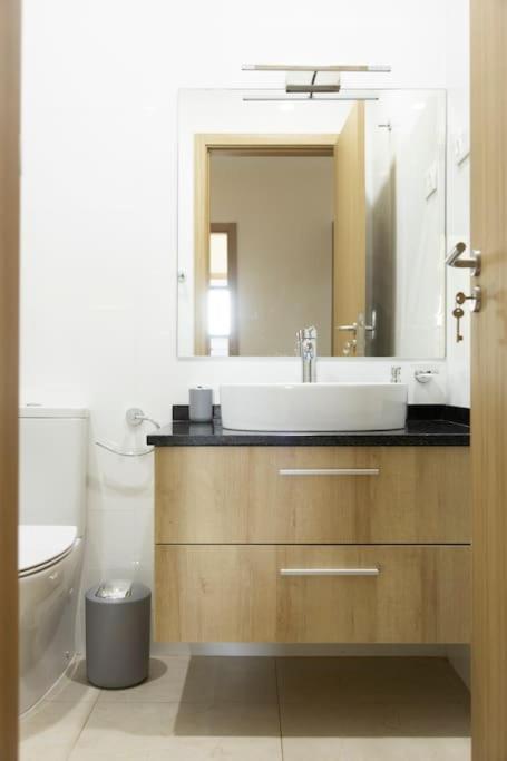 3 bdr aprt, spacious & rooftop pool - LCGR