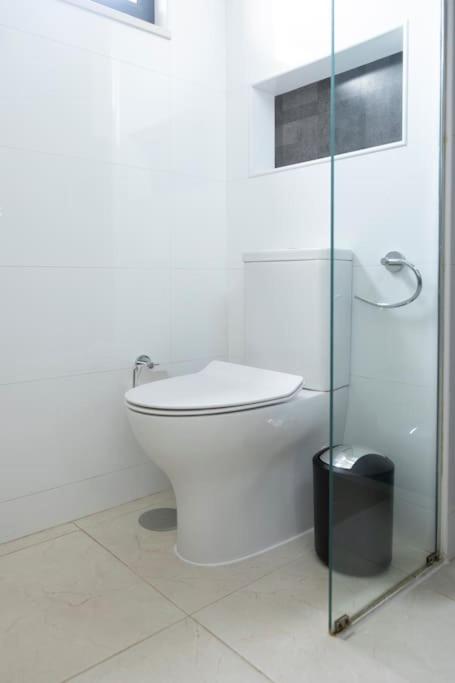 3 bdr aprt, spacious & rooftop pool - LCGR