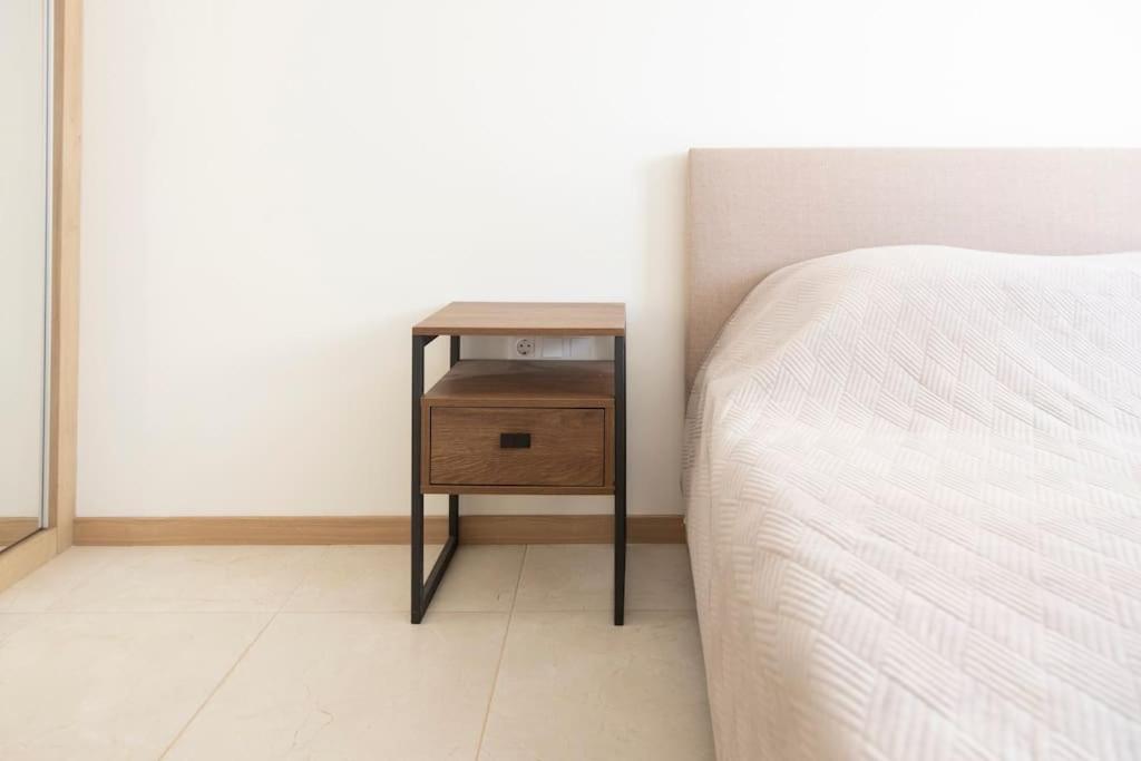 3 bdr aprt, spacious & rooftop pool - LCGR