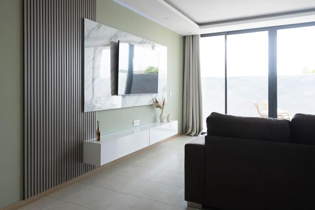 3 bdr aprt, spacious & rooftop pool - LCGR