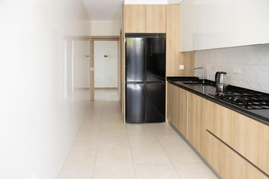 3 bdr aprt, spacious & rooftop pool - LCGR