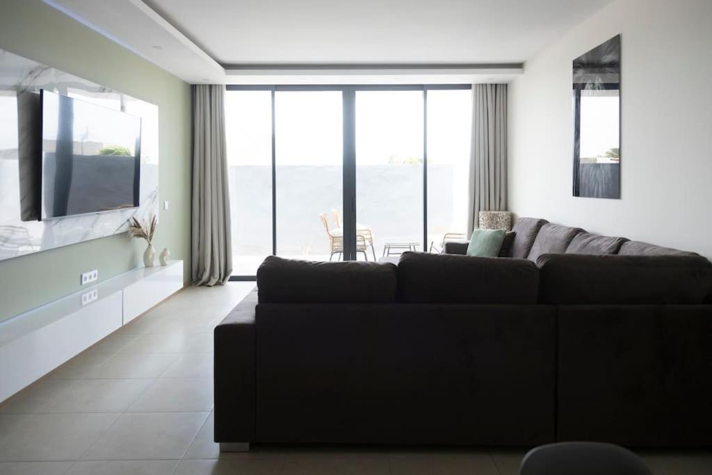 3 bdr aprt, spacious & rooftop pool - LCGR
