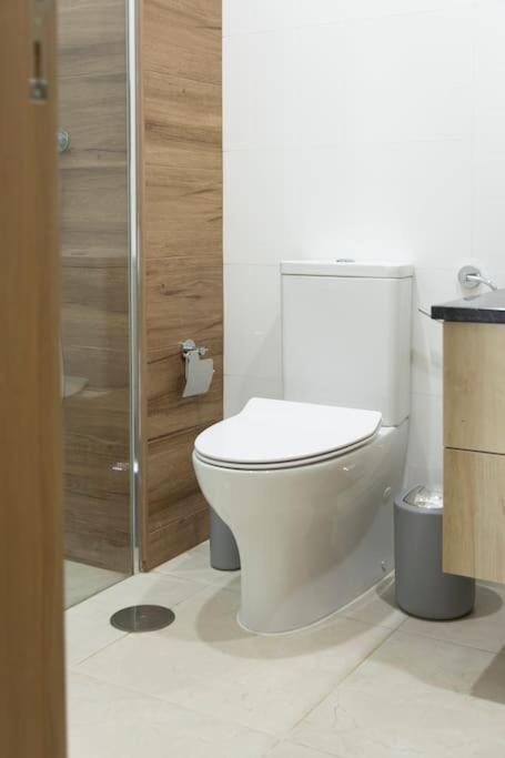 3 bdr aprt, spacious & rooftop pool - LCGR