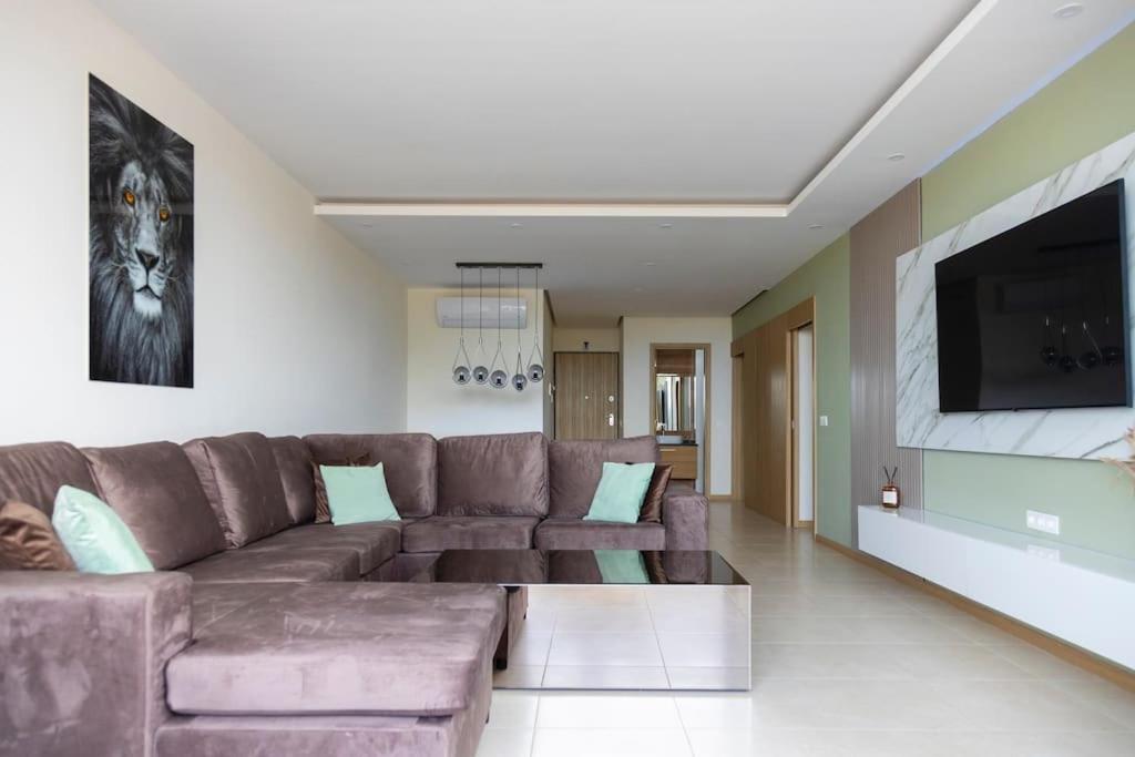 3 bdr aprt, spacious & rooftop pool - LCGR