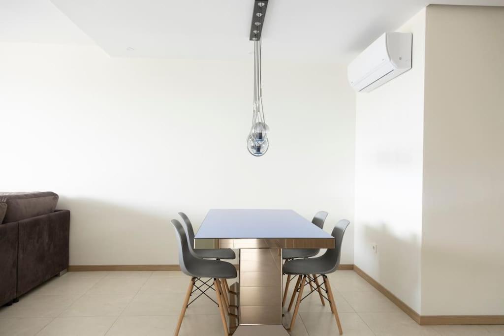3 bdr aprt, spacious & rooftop pool - LCGR