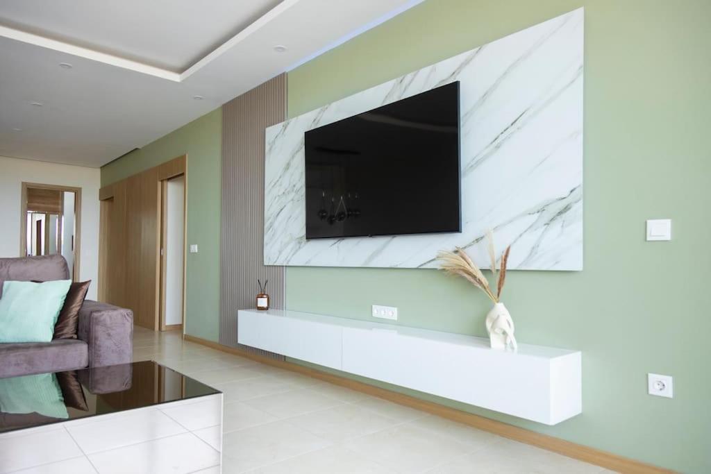 3 bdr aprt, spacious & rooftop pool - LCGR