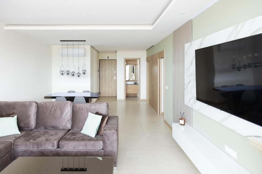 3 bdr aprt, spacious & rooftop pool - LCGR