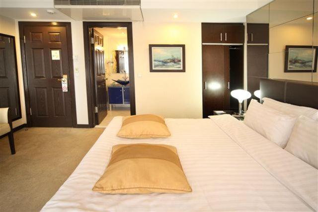 Cartoon Hotel - Image 5