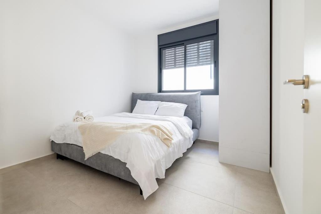 Luxurious Central Raanana Flat with Terrace