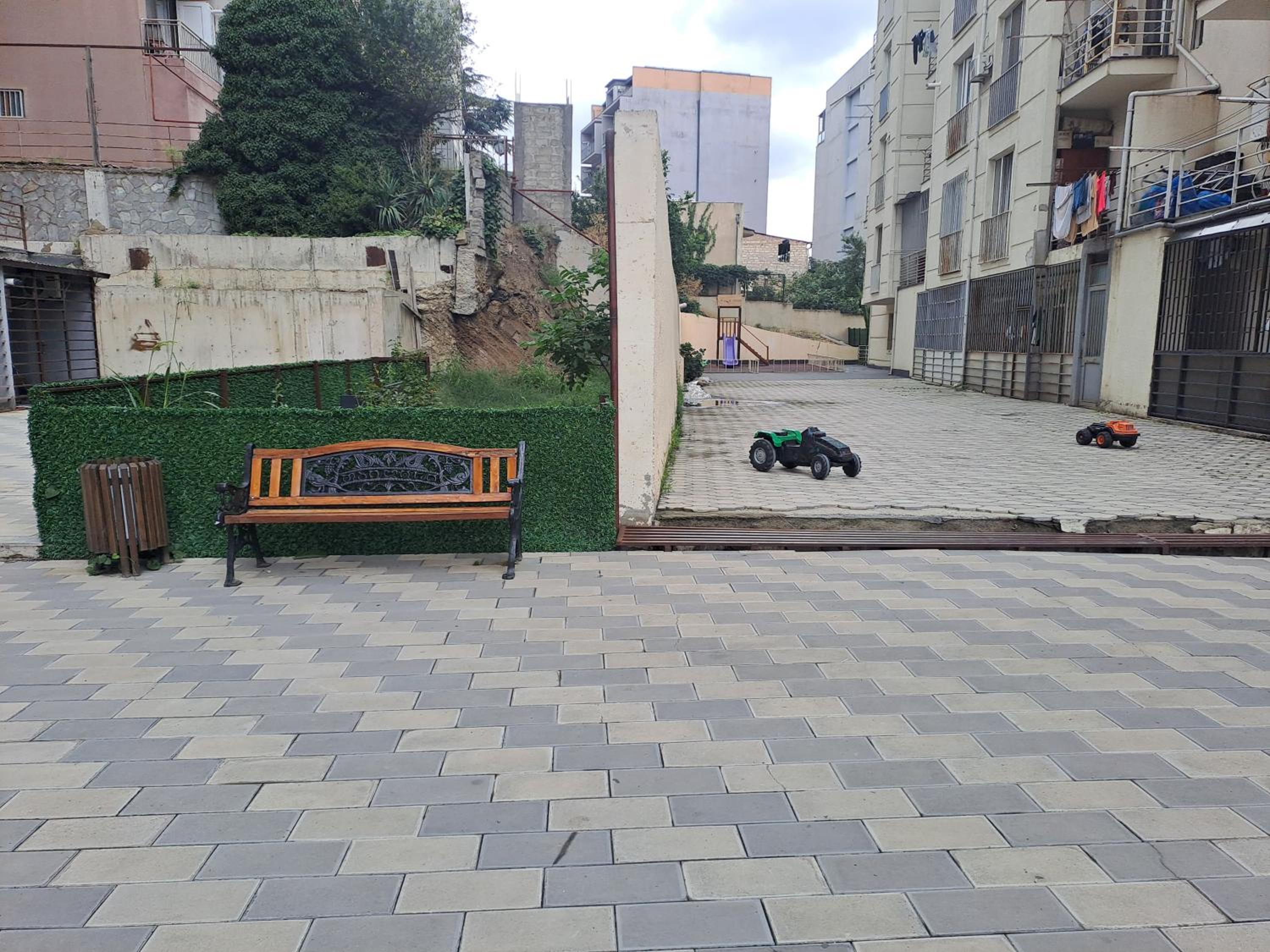 Photo 8