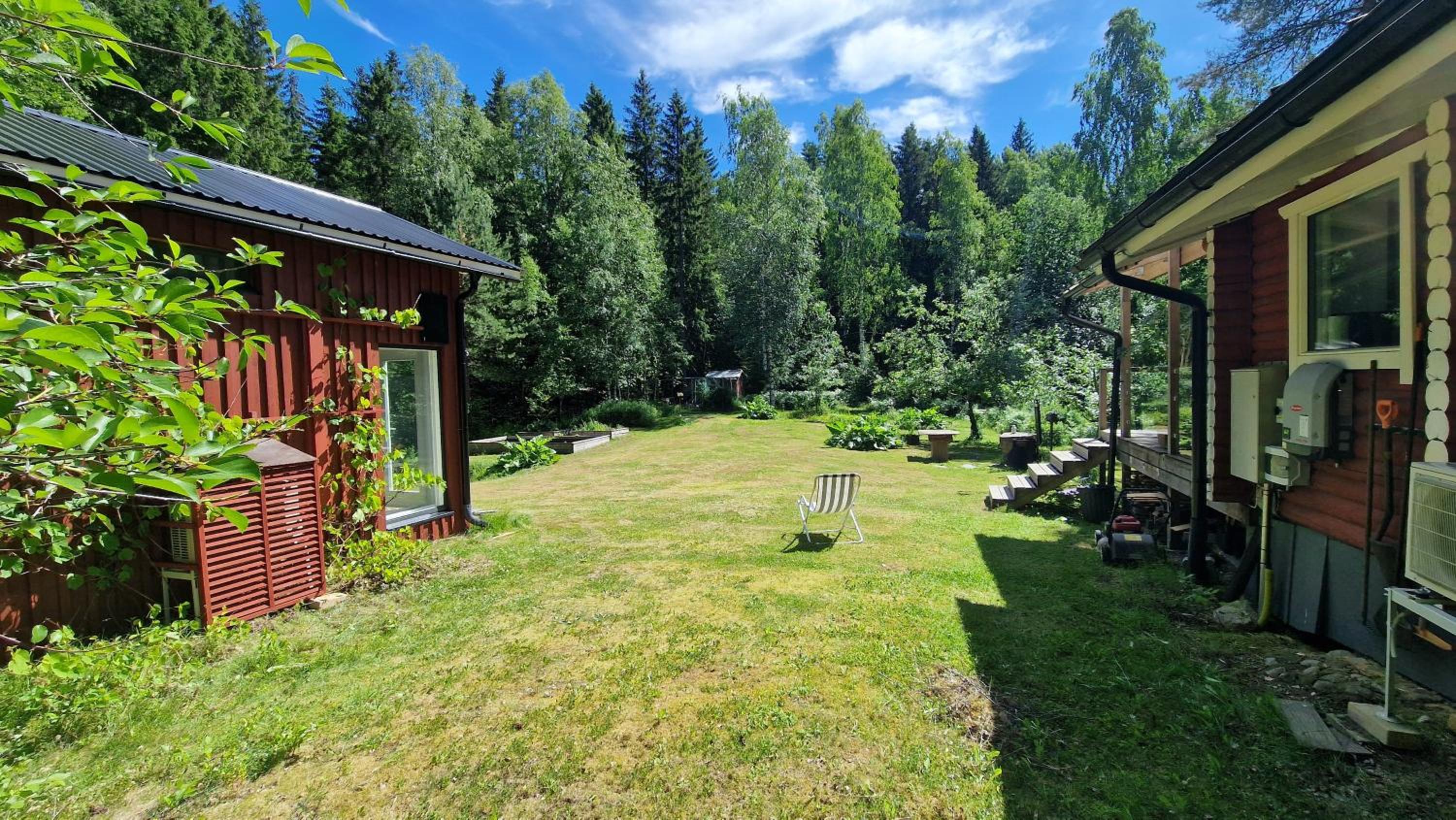 Hirsimökki kansallispuistossa