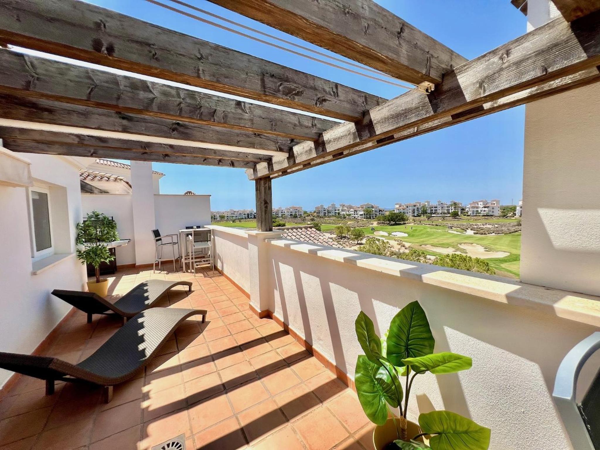 Beautiful penthouse with amazing golf and lake views