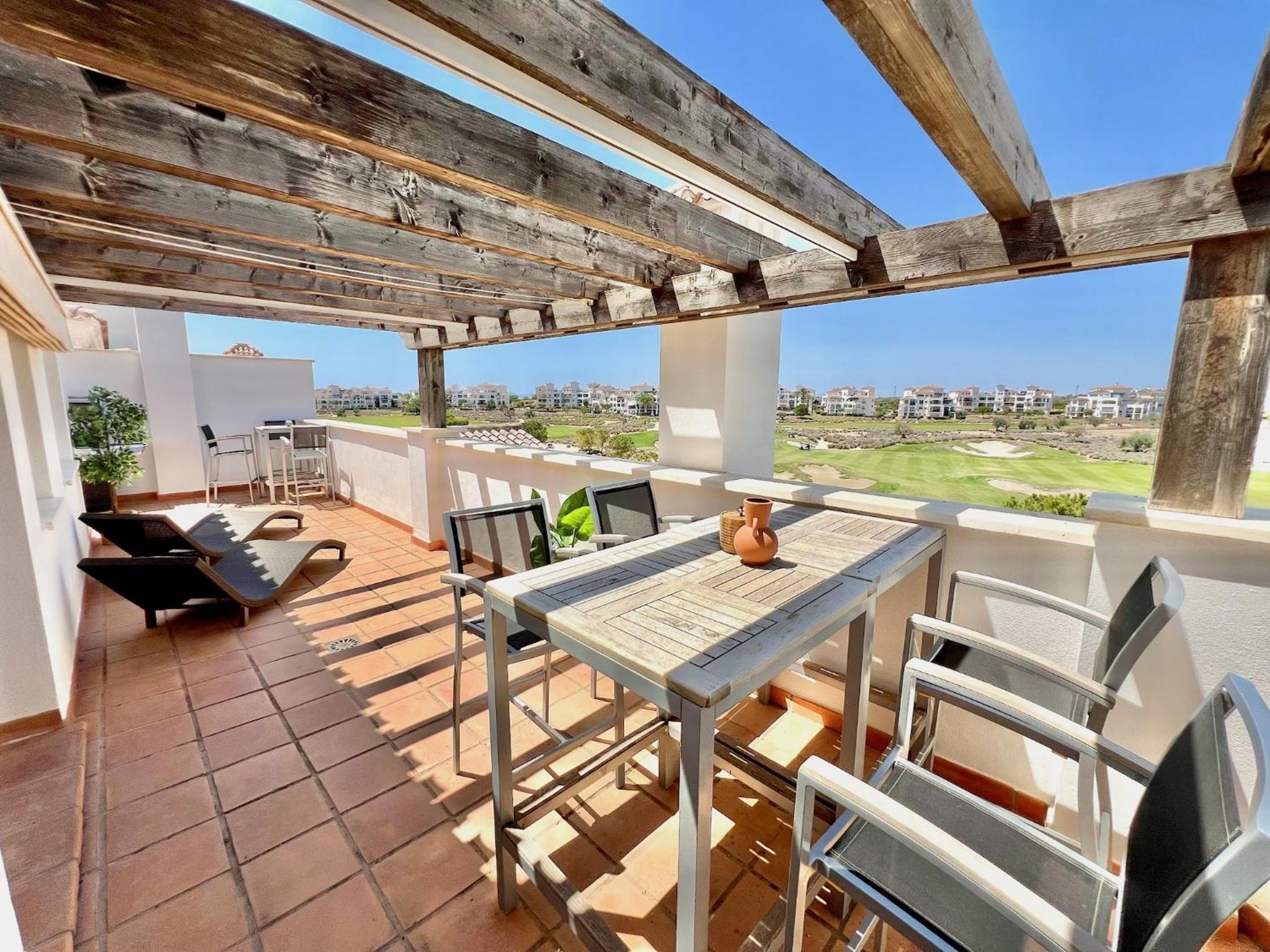 Beautiful penthouse with amazing golf and lake views