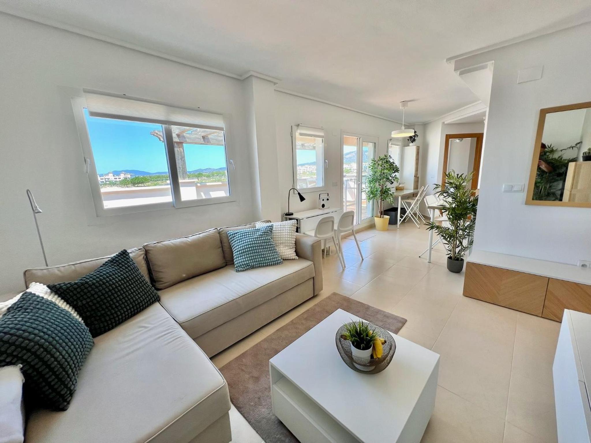 Beautiful penthouse with amazing golf and lake views