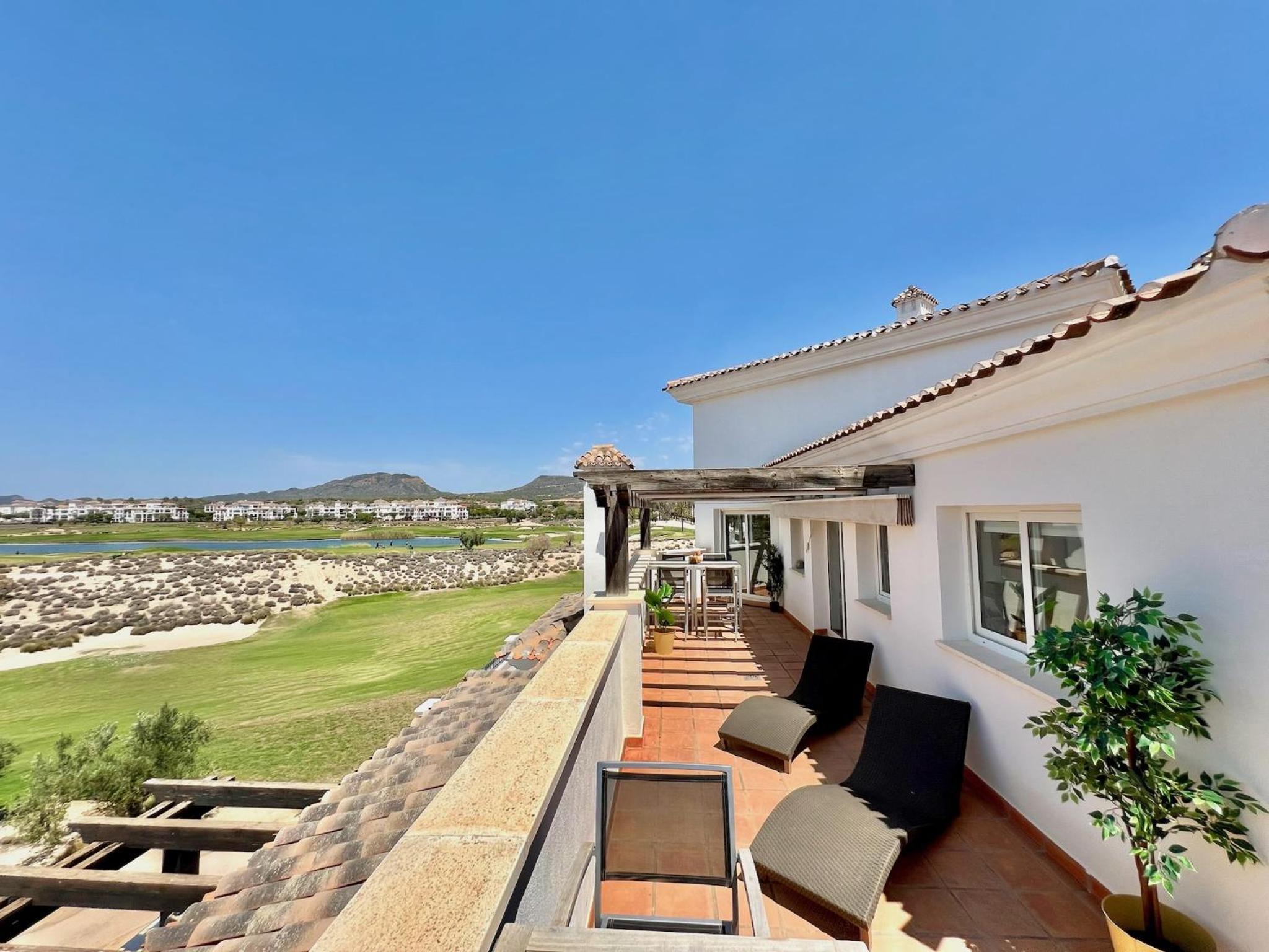 Beautiful penthouse with amazing golf and lake views
