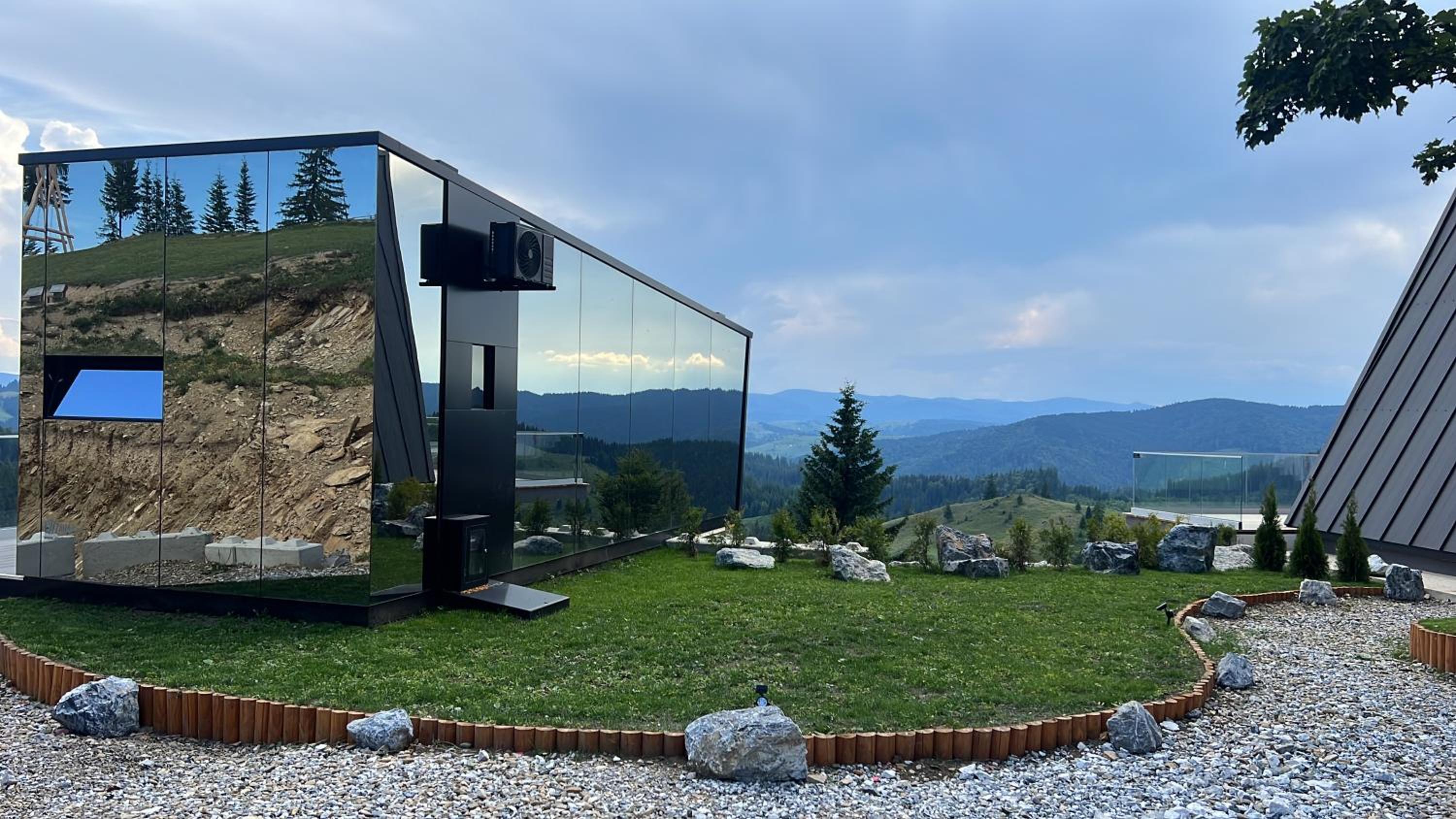 Pasul Palma Village-Mirror House view 4