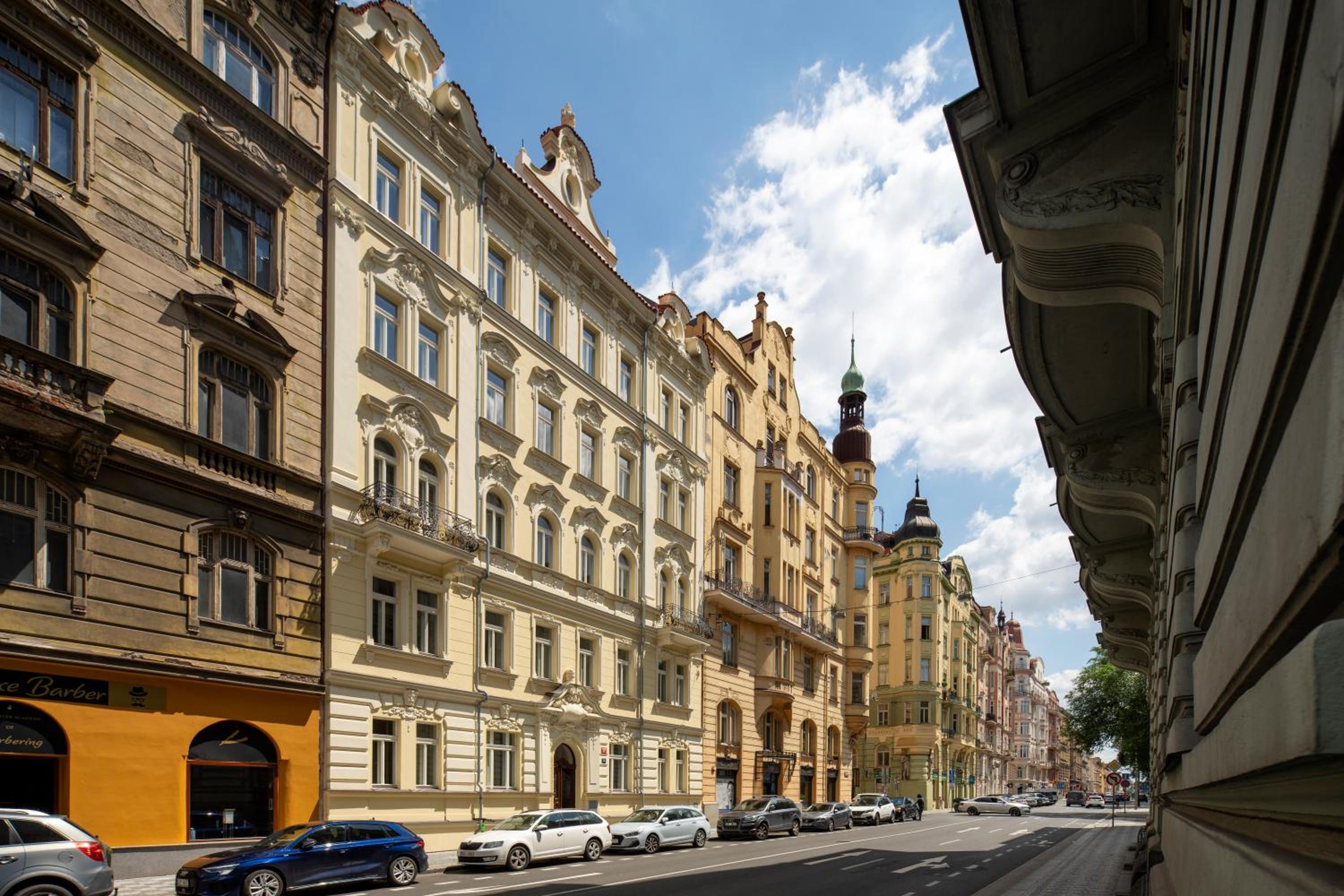 Amazing Apartment Zborovska