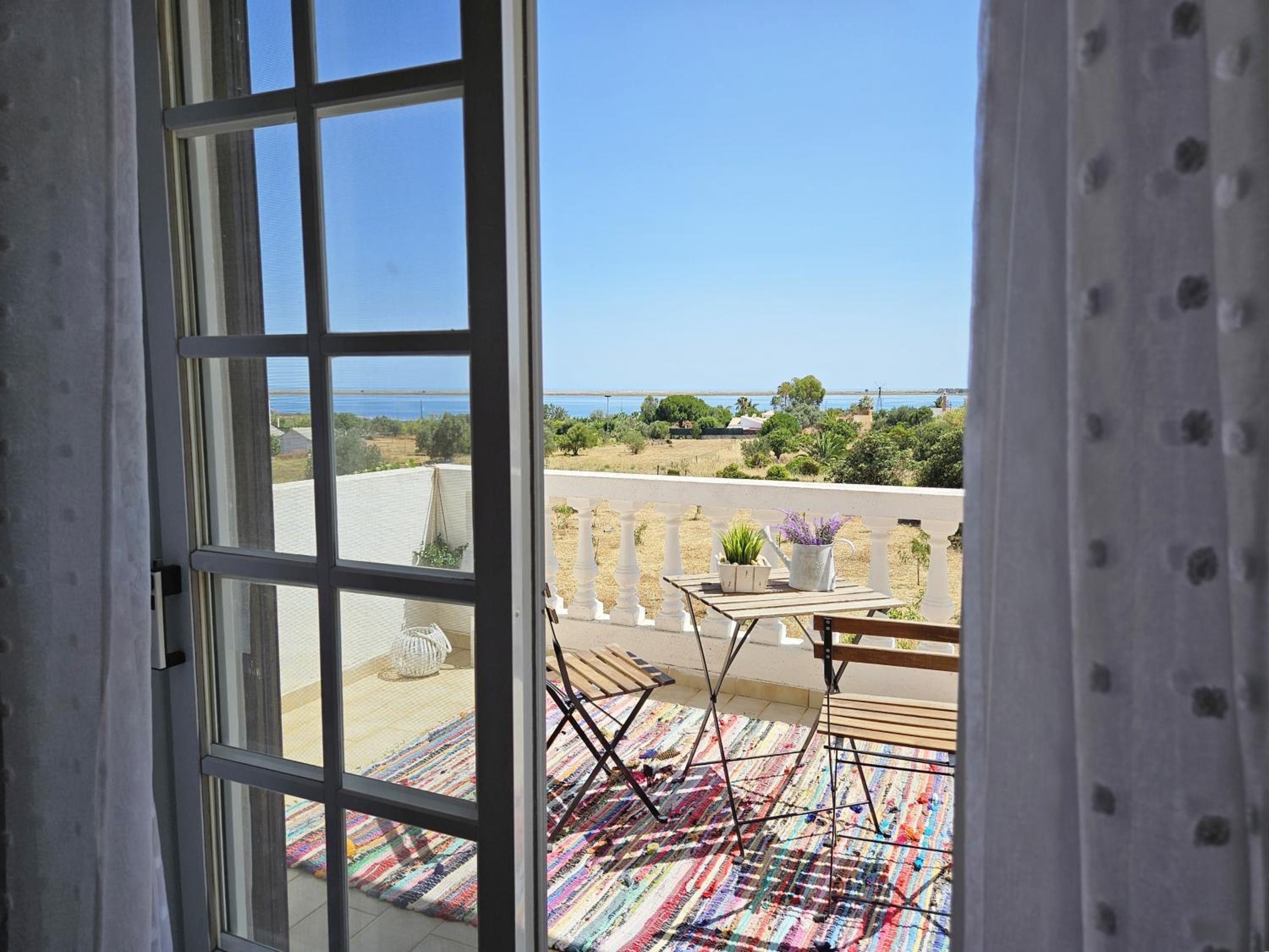 Sunshine, casa de campo e praia, estilo e conforto, espaço e privacidade, perfeita para as suas férias em Olhão view 4
