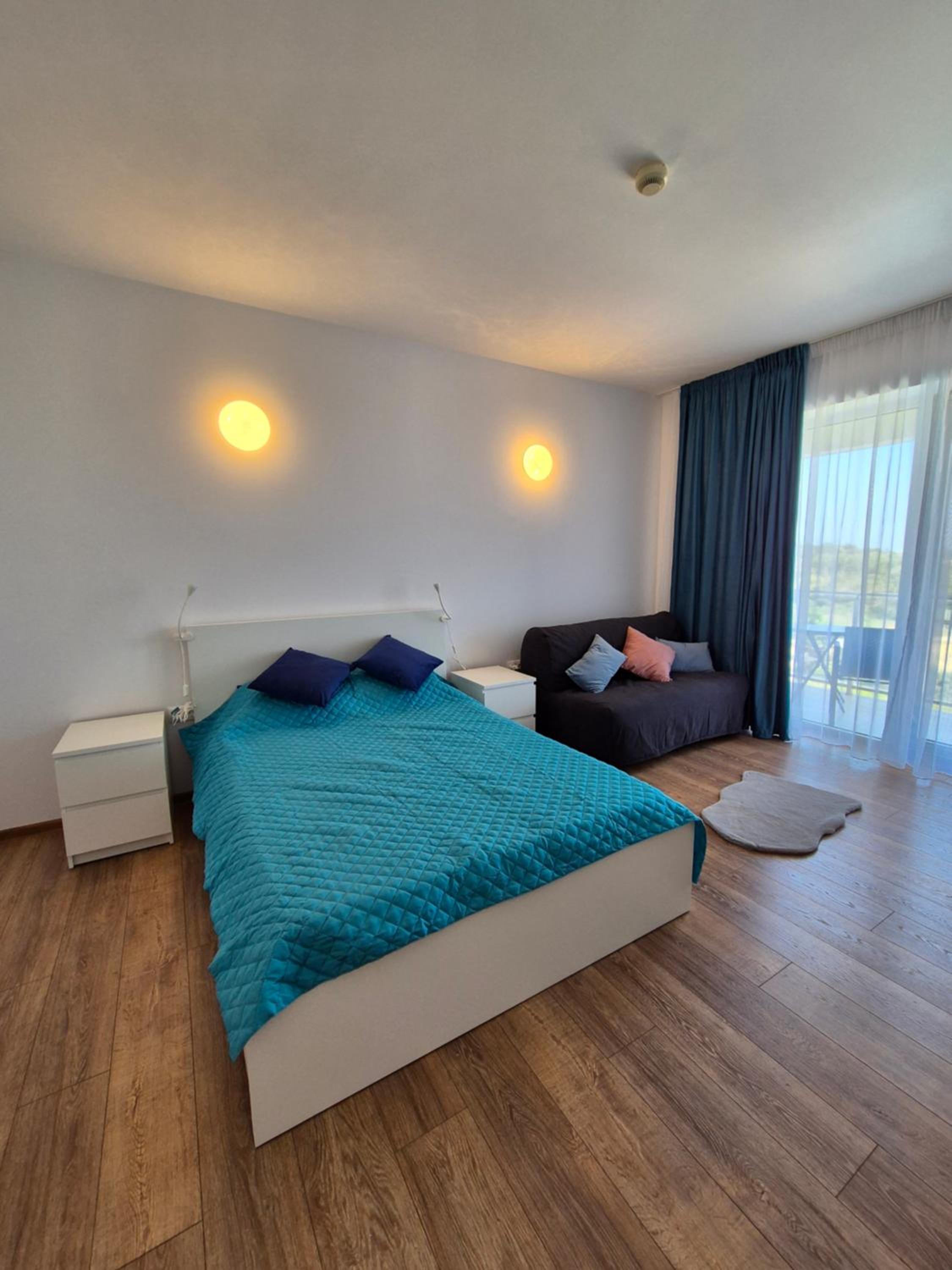 Blaxy Residence E401 view 4
