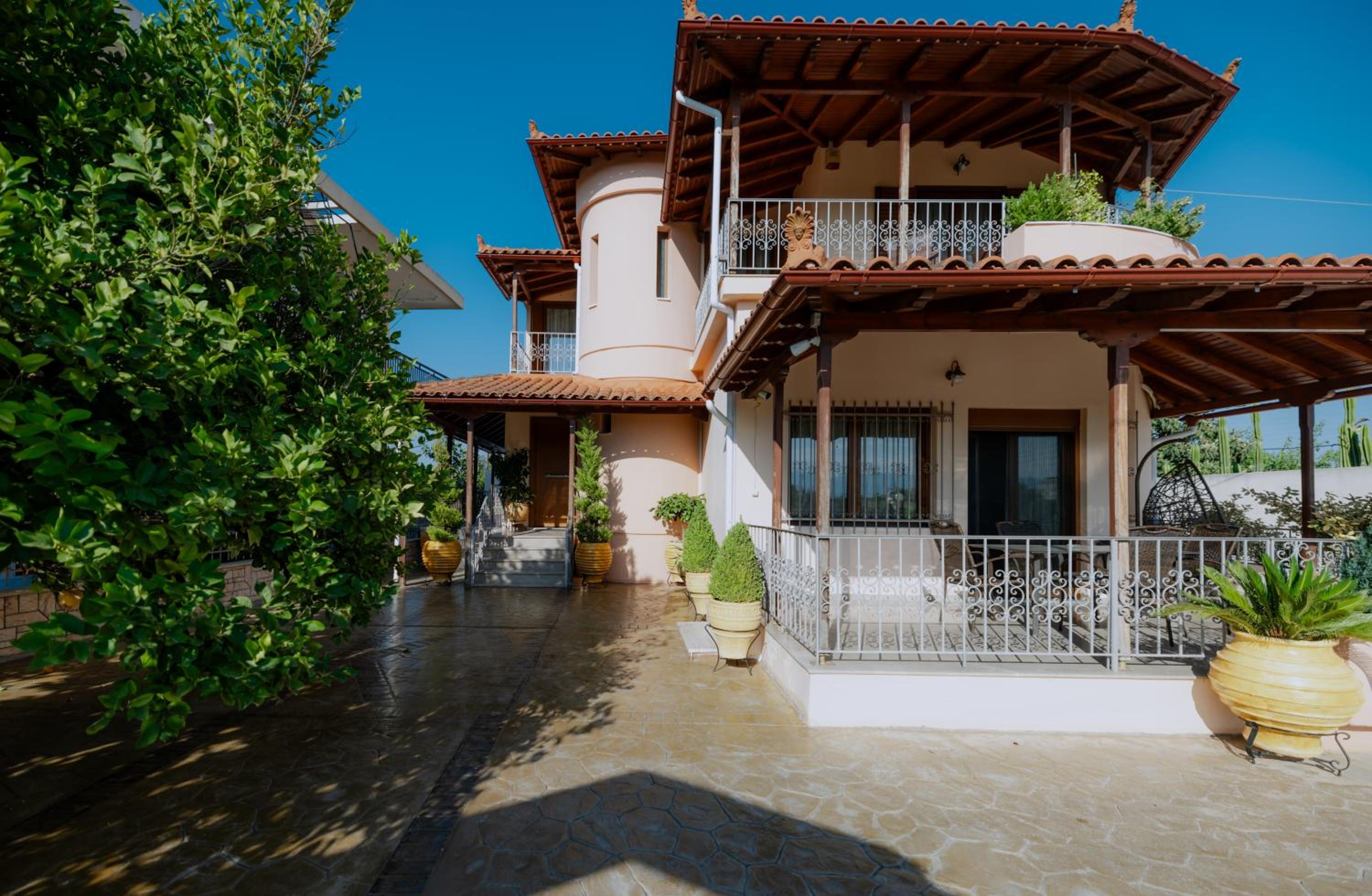 Lala Luxury House
