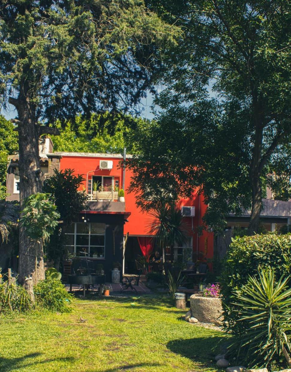 GG Hostel LUJAN