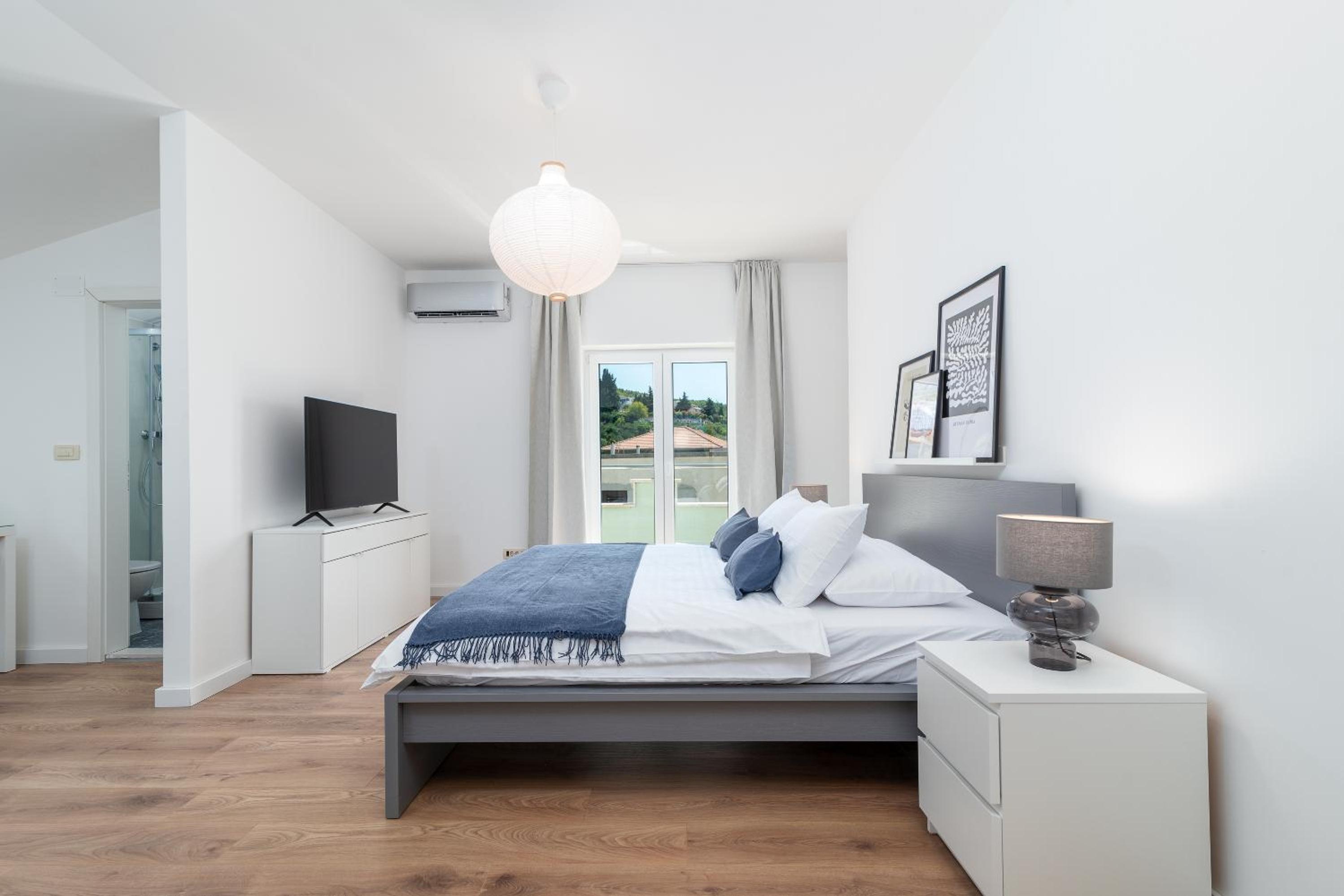 Sea view Apartment Livia view 3