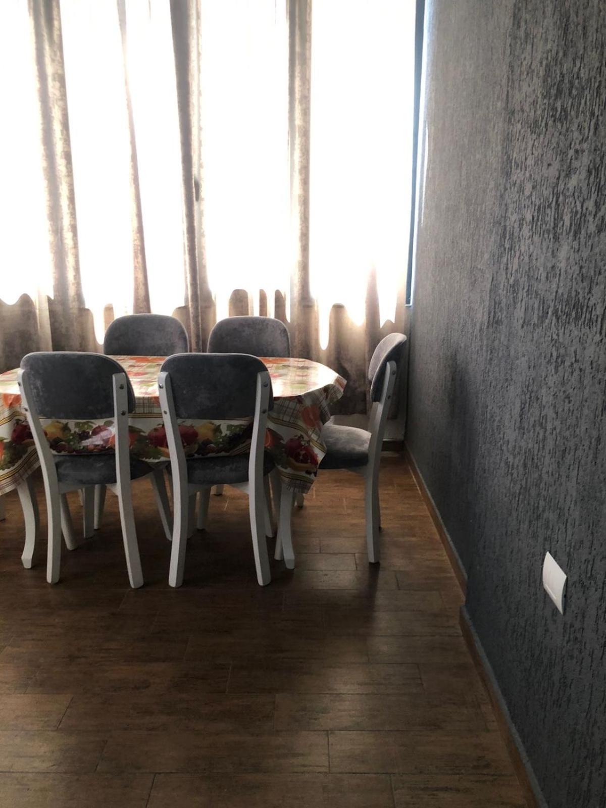 Guesthouse Xhuli