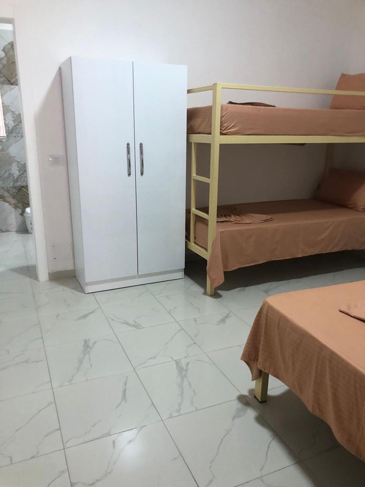 Guesthouse Xhuli