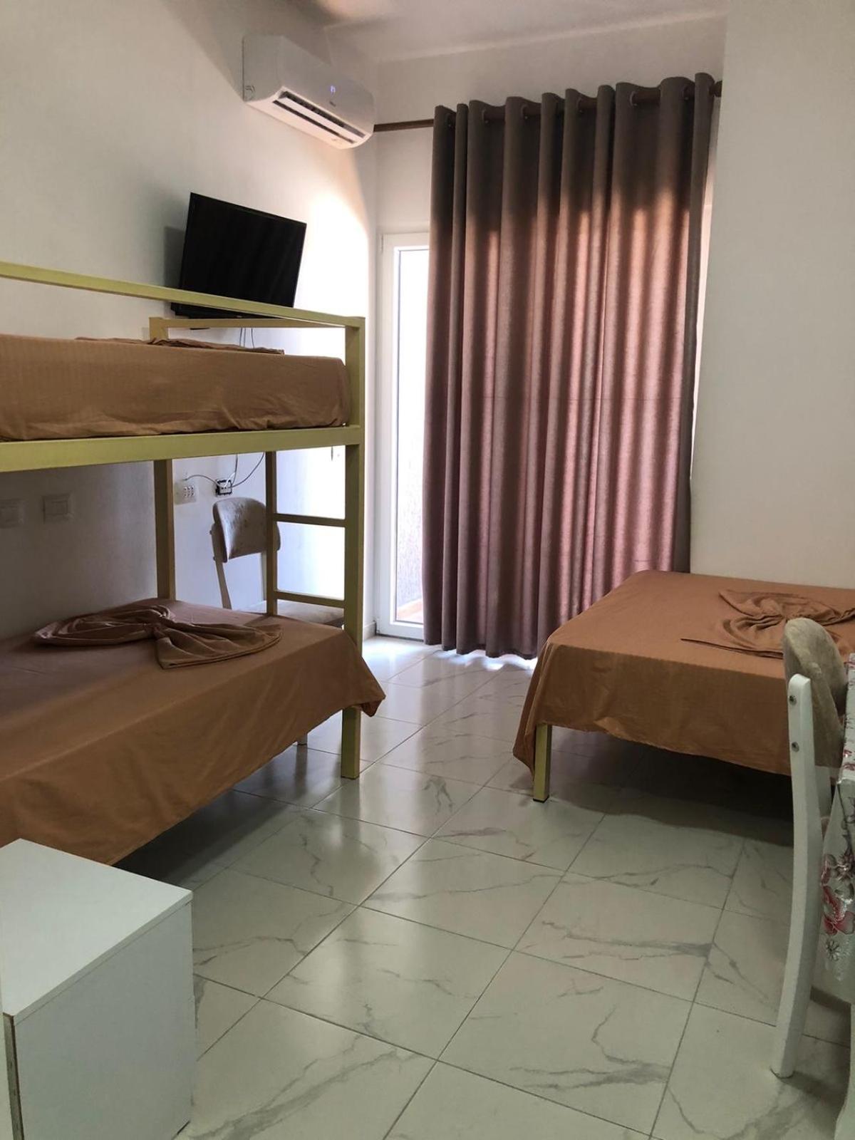 Guesthouse Xhuli