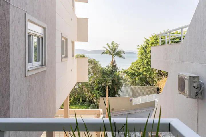 Muy Buen Apartamento Frente al Mar