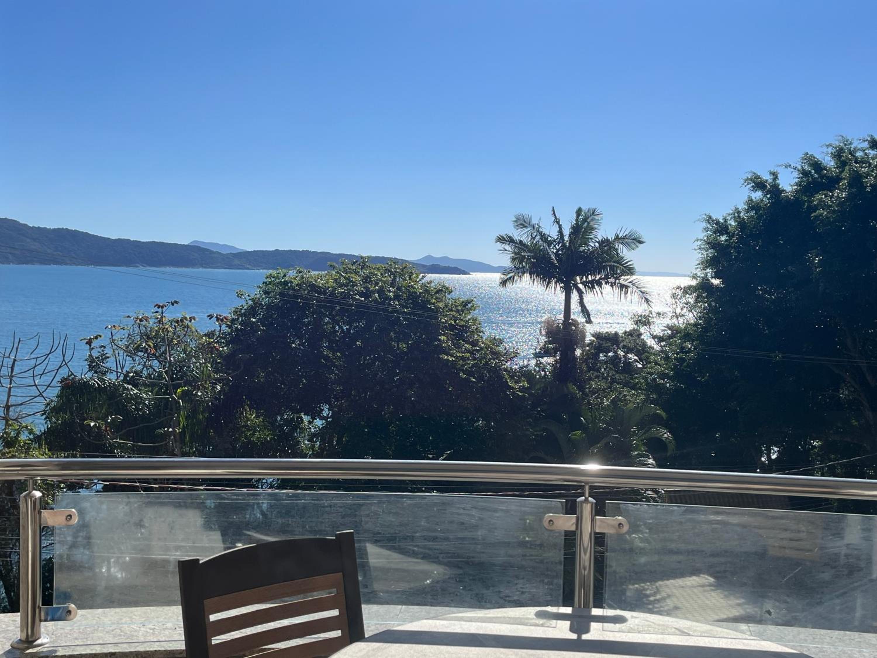 Muy Buen Apartamento Frente al Mar