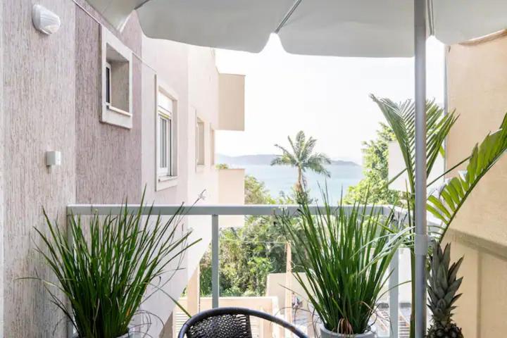 Muy Buen Apartamento Frente al Mar