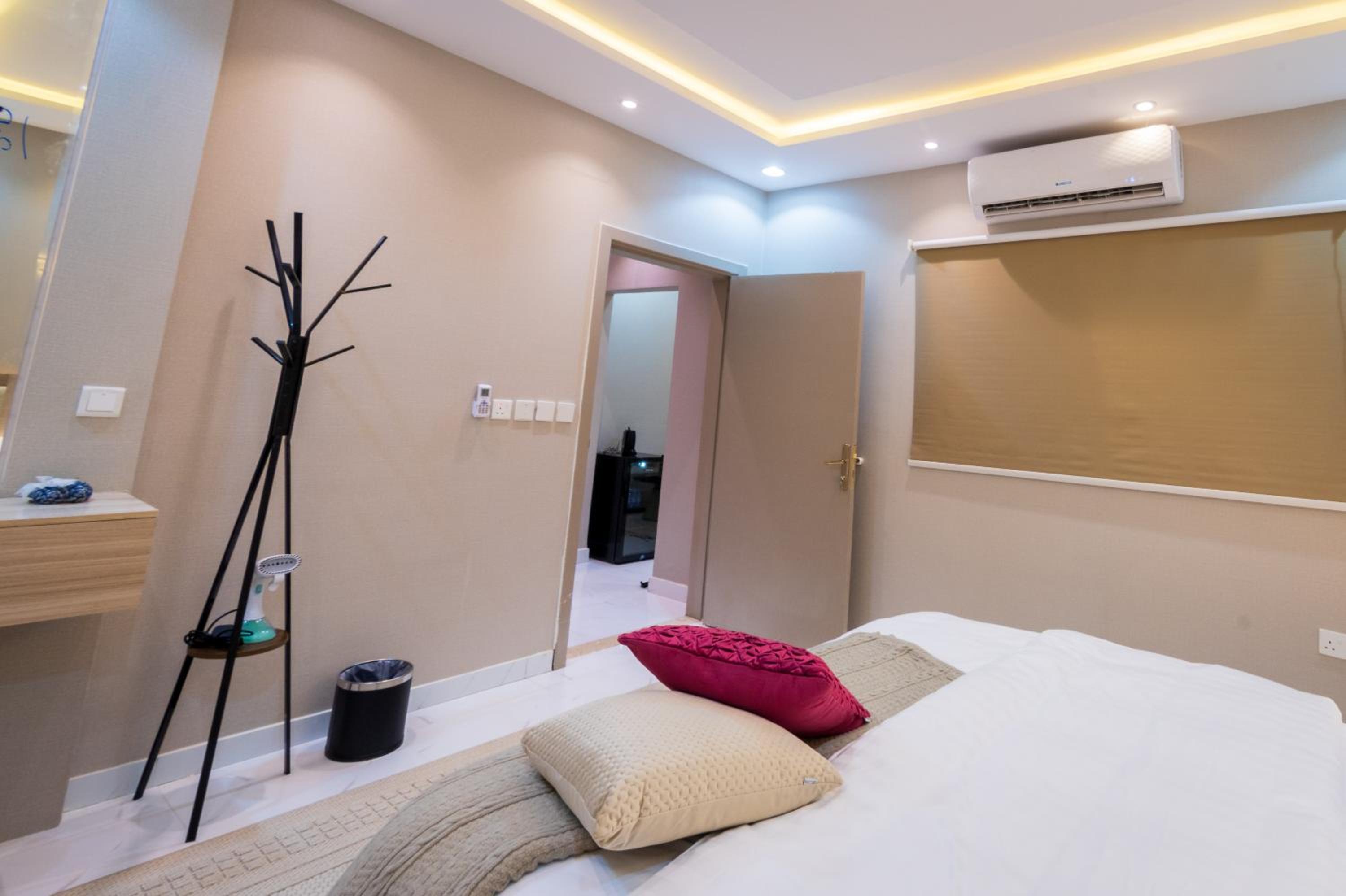 LP1-1 - Elegant Apartment near KAFD managed by Livedin