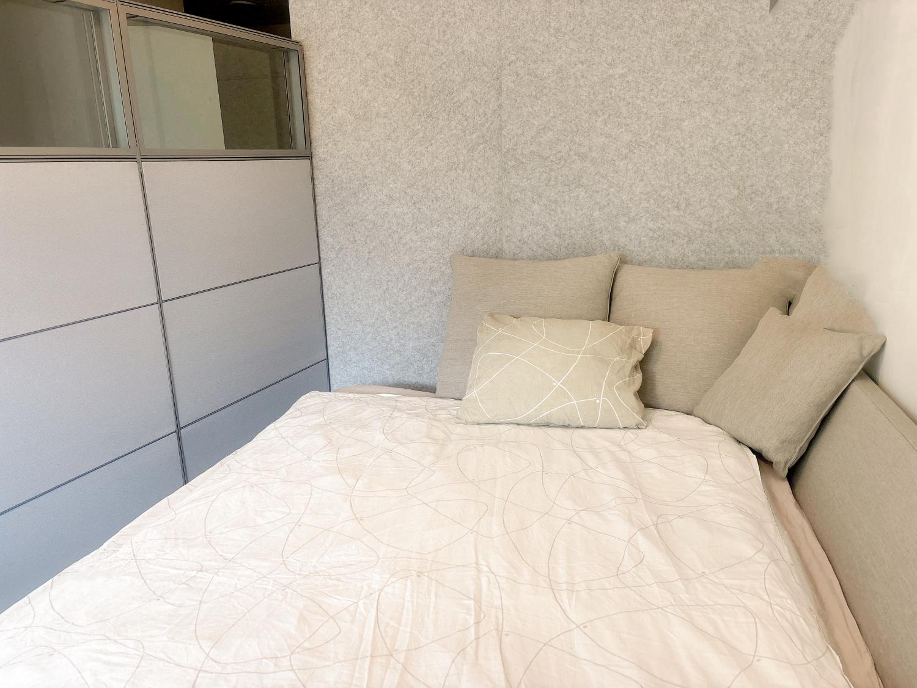 A sofabed for overnight sleep near metro, free street parking