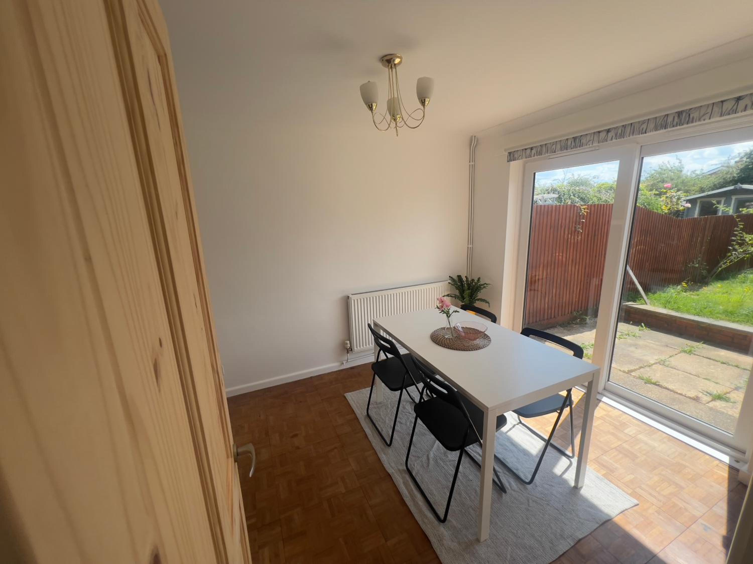 Buzzard Bliss Beautiful 3-Bed Home with Parking
