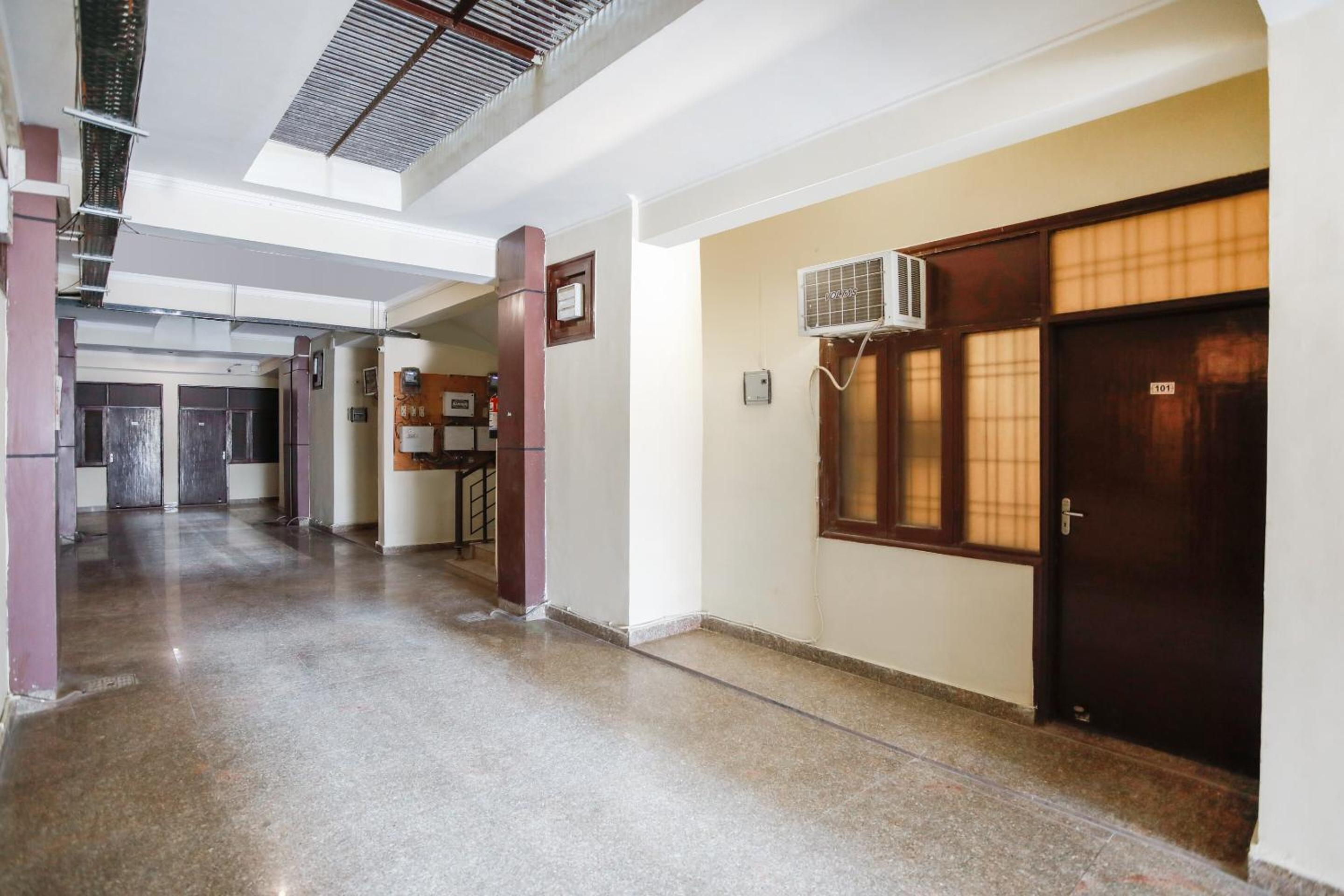 Hotel O Av Residency Near Botanic Garden Of Indian Republic view 3