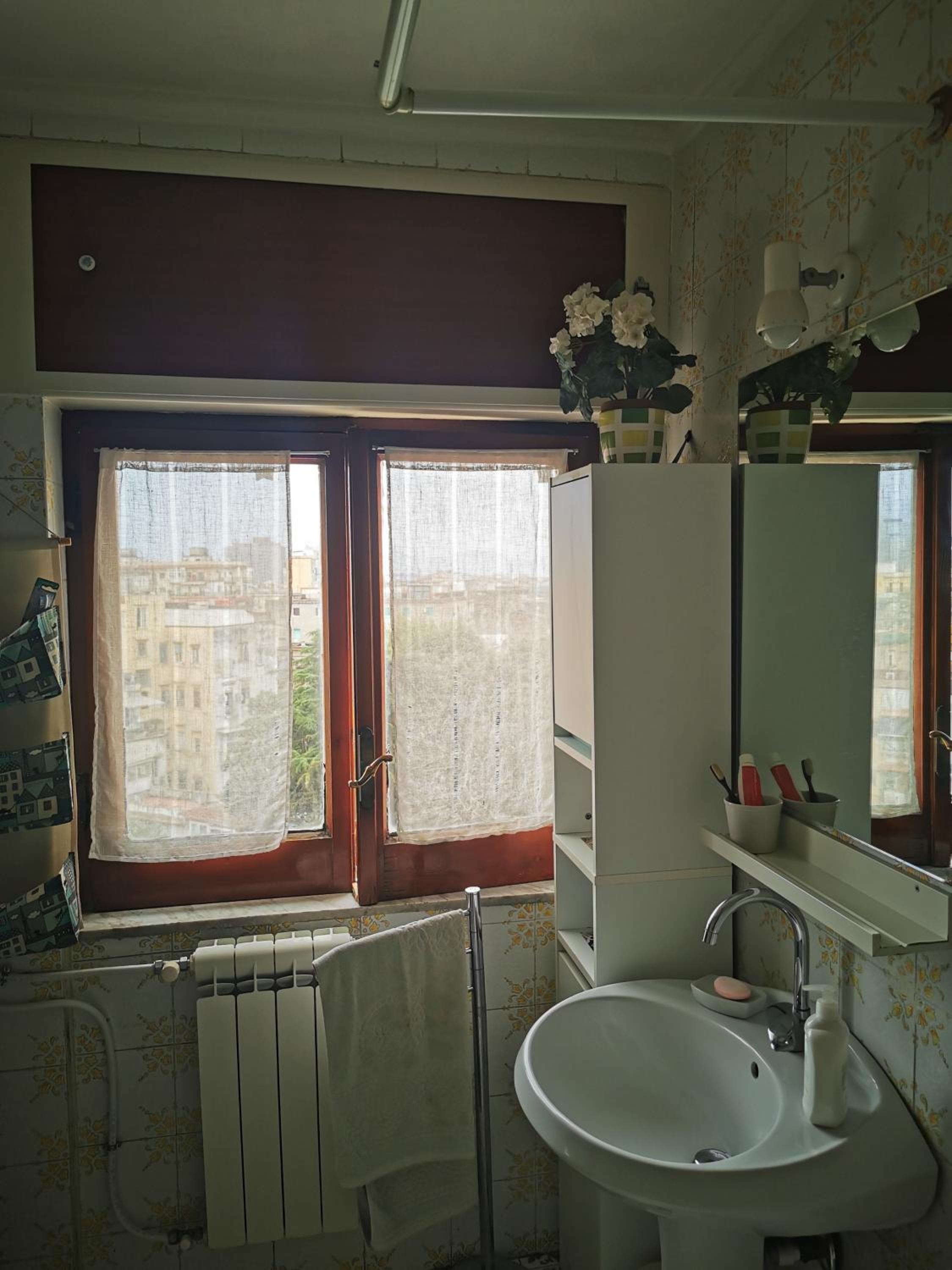 A cozy nest with a Vesuvio view