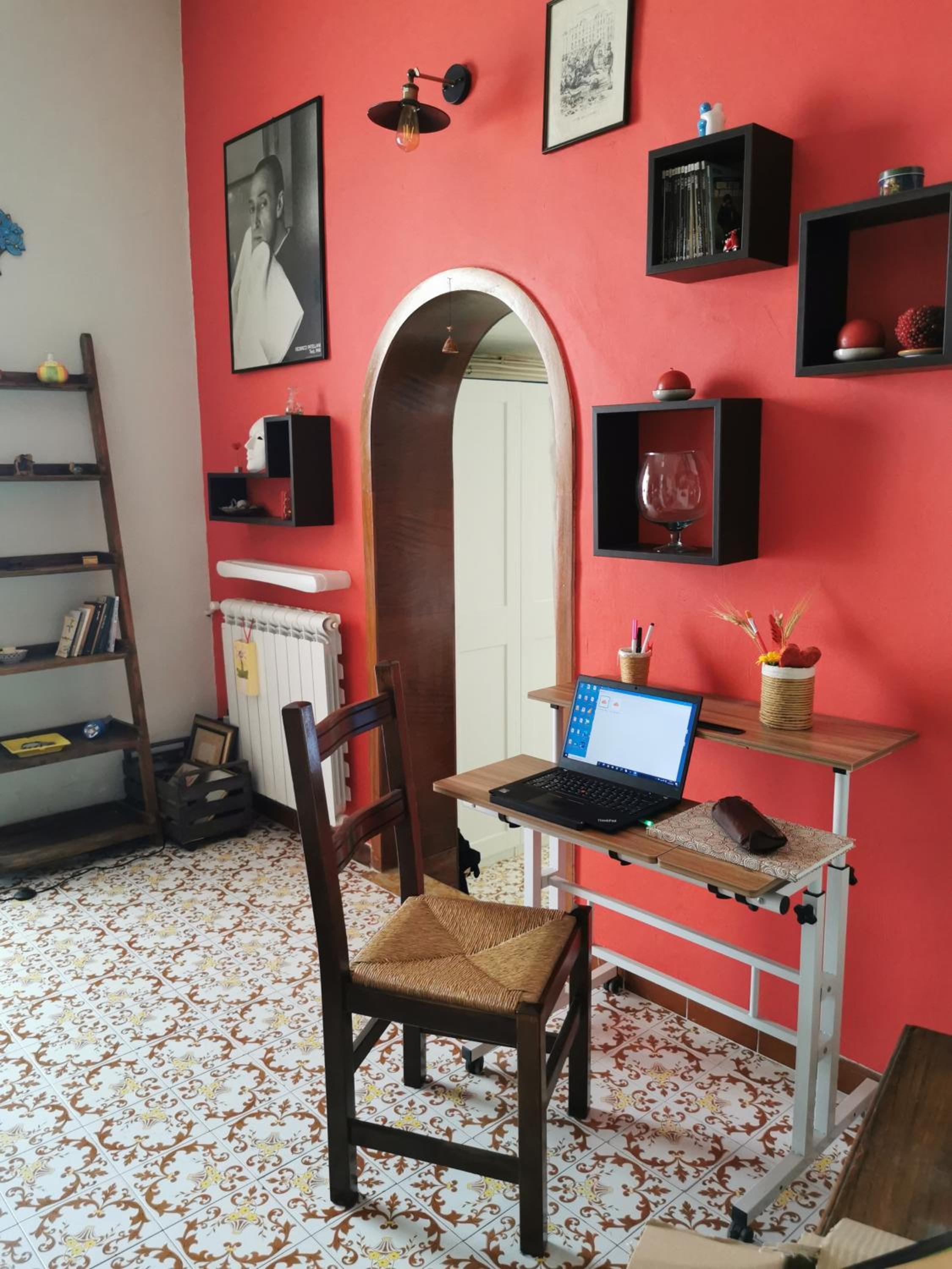 A cozy nest with a Vesuvio view