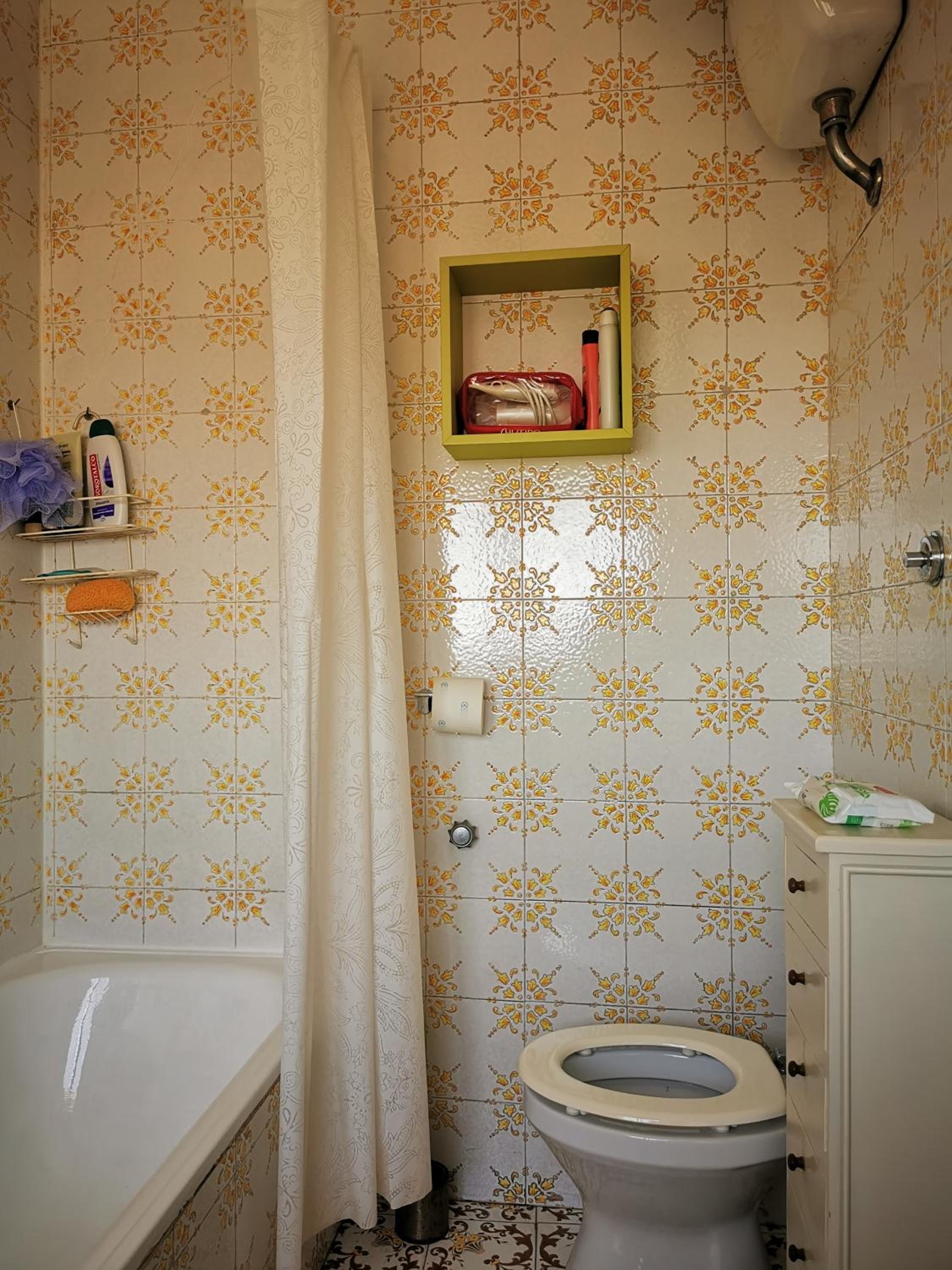 A cozy nest with a Vesuvio view