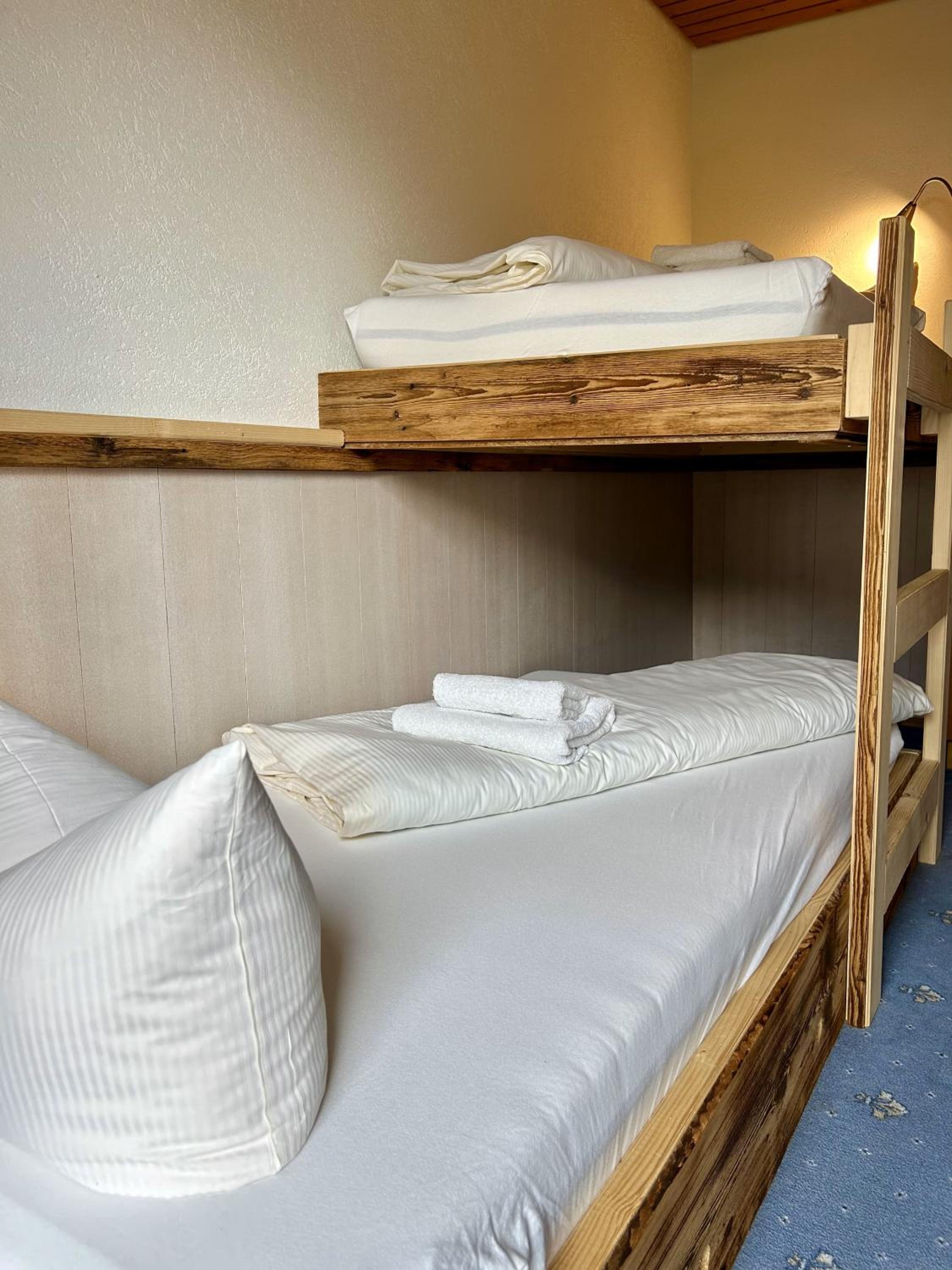 WOLF RETREAT Apartments im Lechtal davor Appartementhaus Michaela