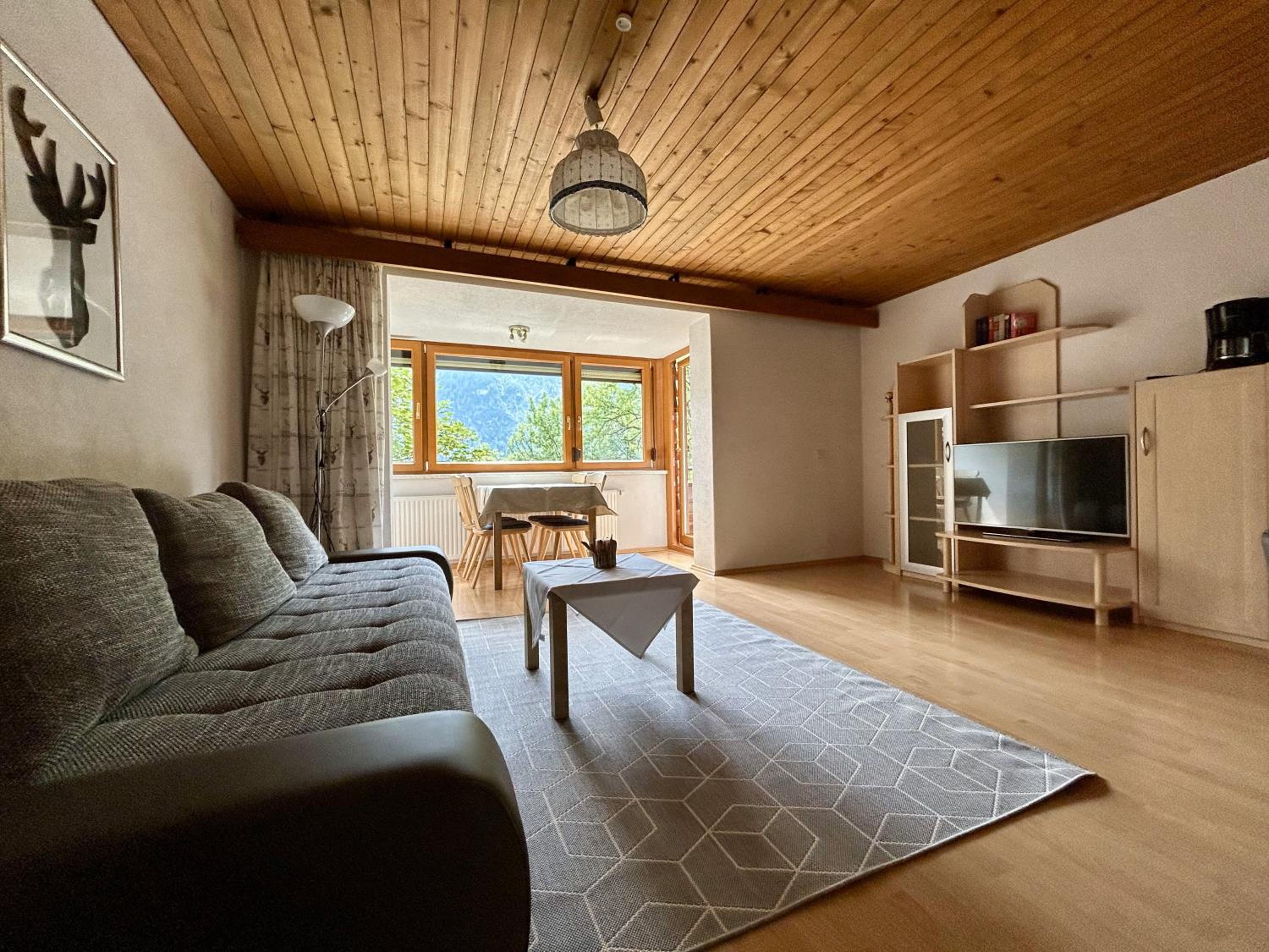 WOLF RETREAT Apartments im Lechtal davor Appartementhaus Michaela