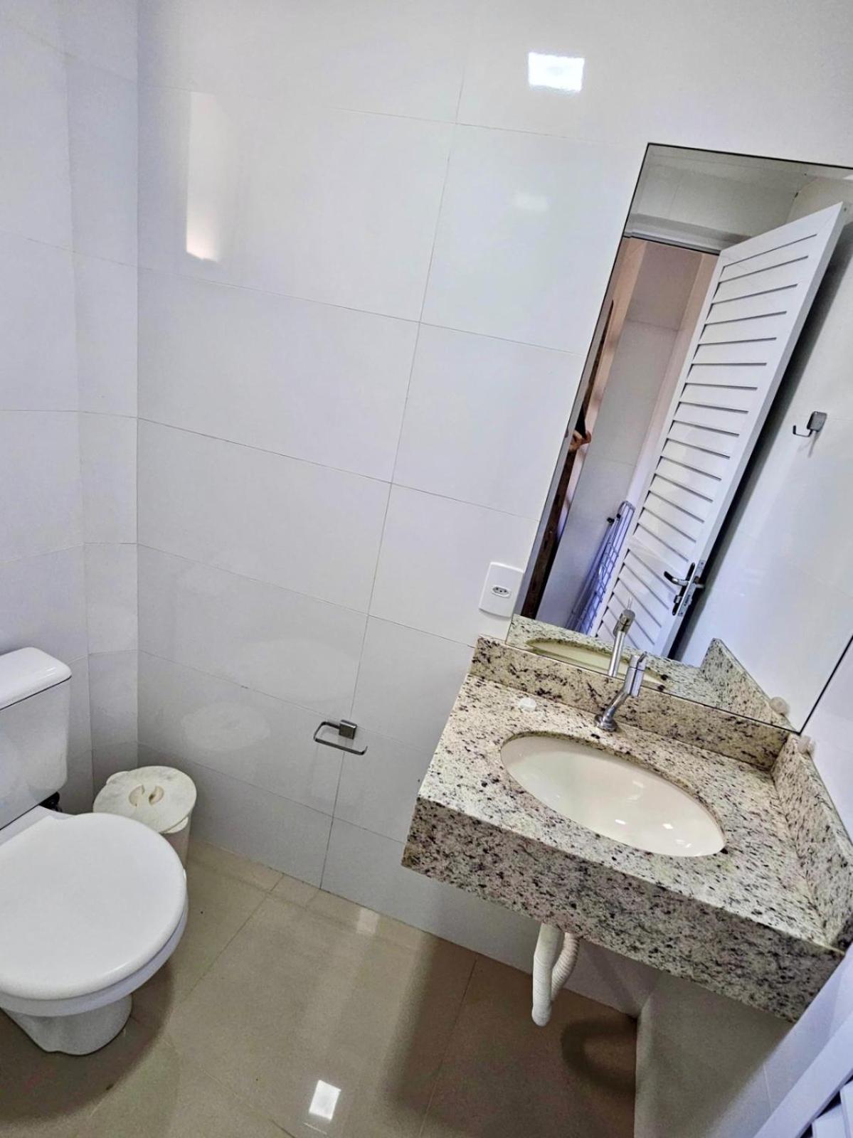SOBRADO 180 MTS PRAIA MARISCAL BOMBINHAS Algodoeiro 249-4