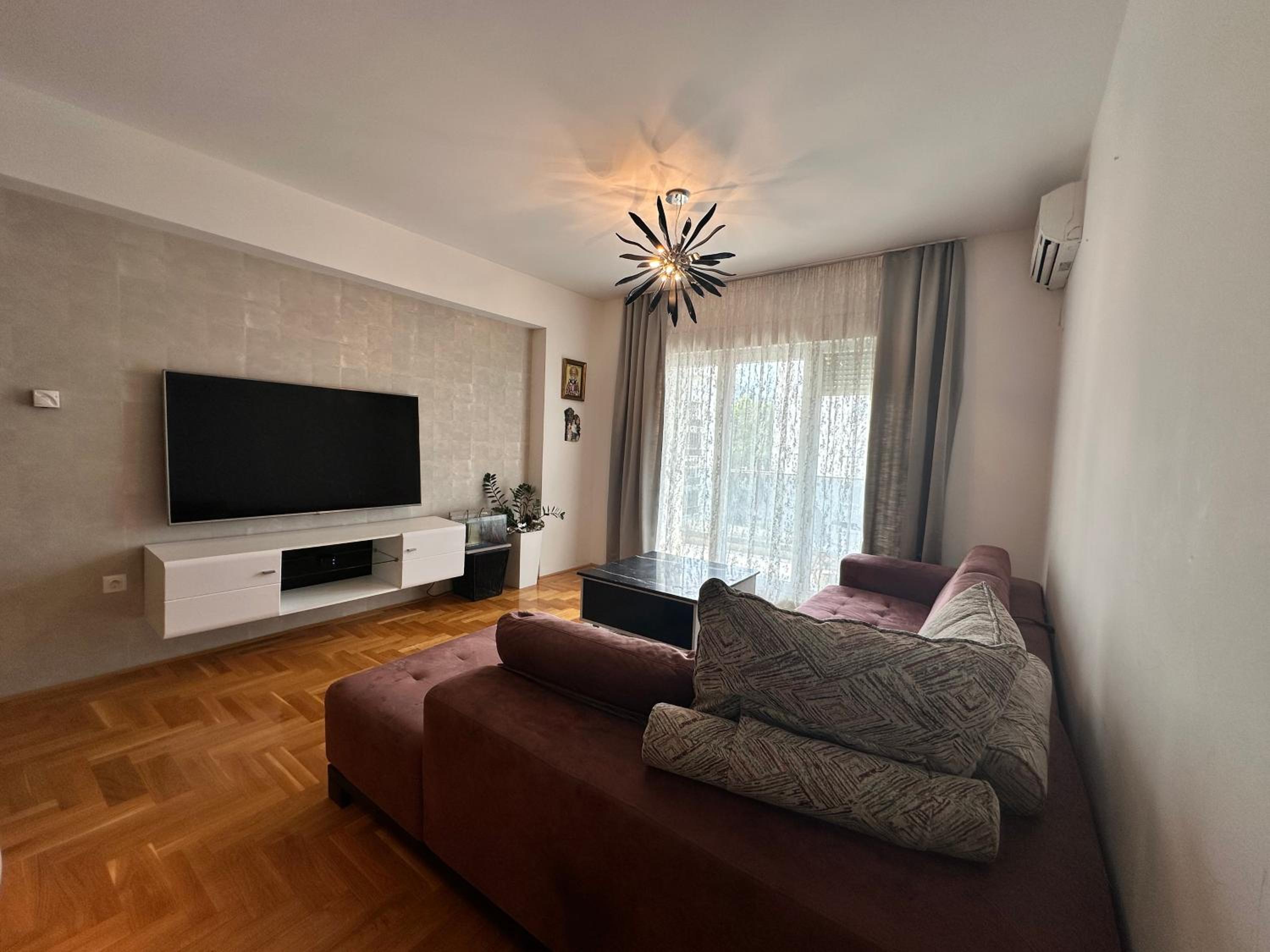 M&M Apartment