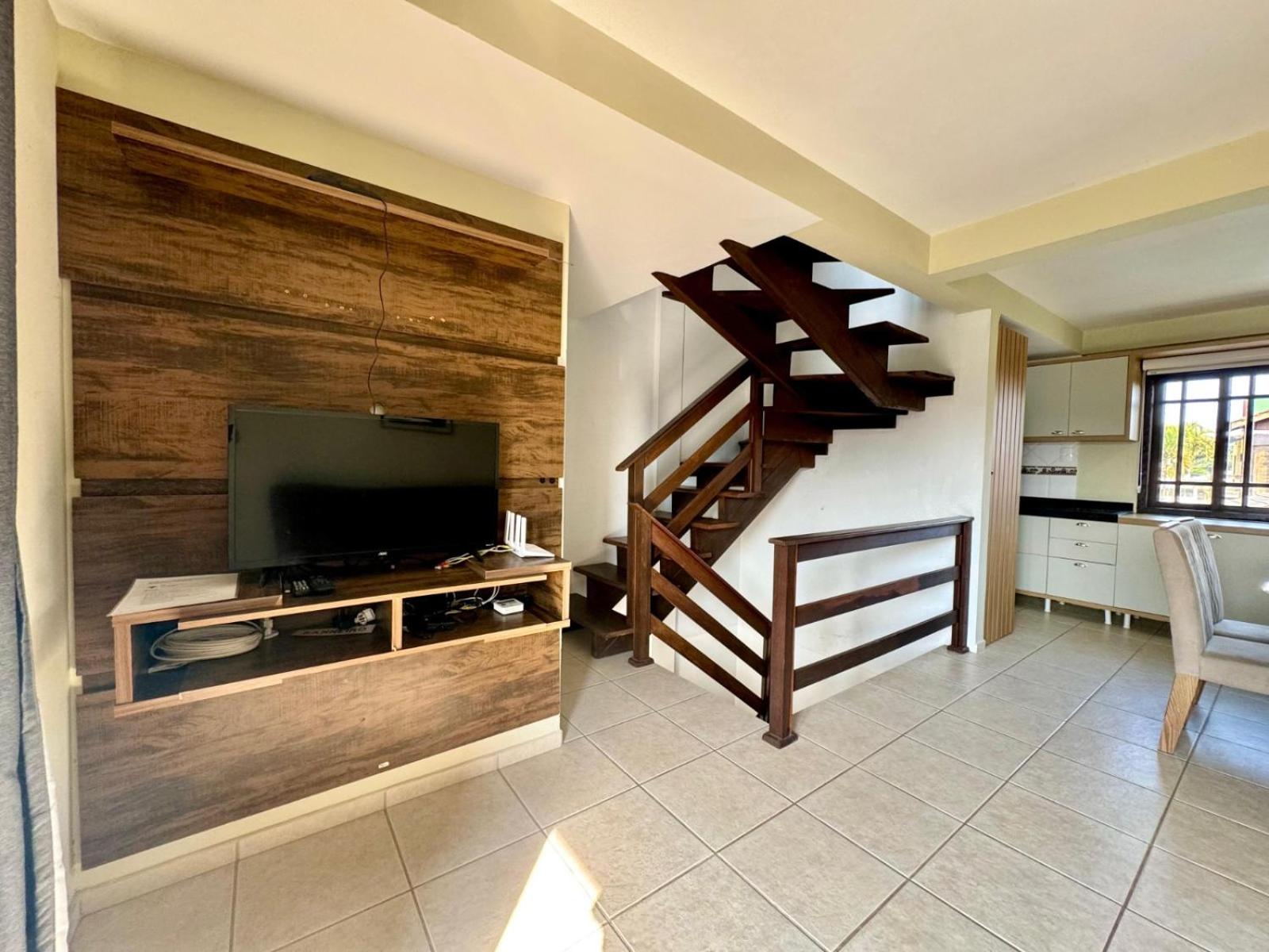 LINDO SOBRADO A 180mts DA PRAIA MARISCAL BOMBINHAS PISCINA 249-3