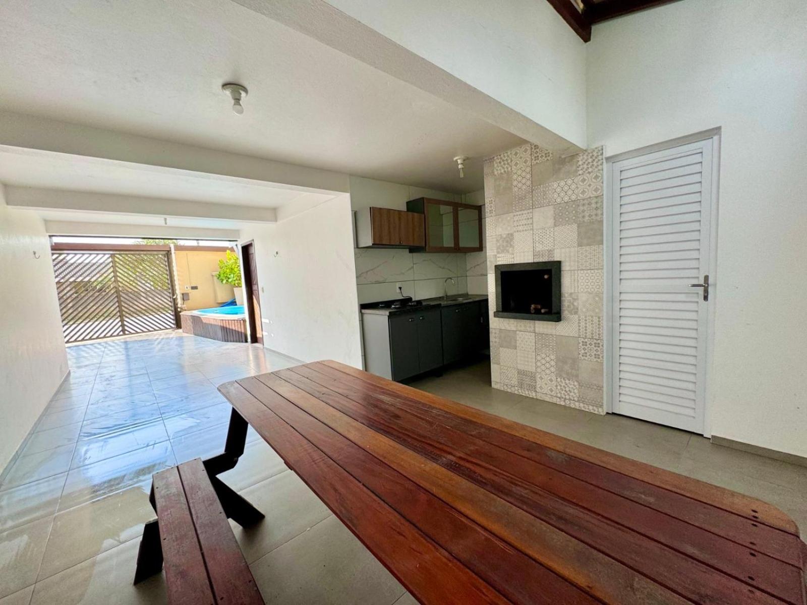 LINDO SOBRADO A 180mts DA PRAIA MARISCAL BOMBINHAS PISCINA 249-3