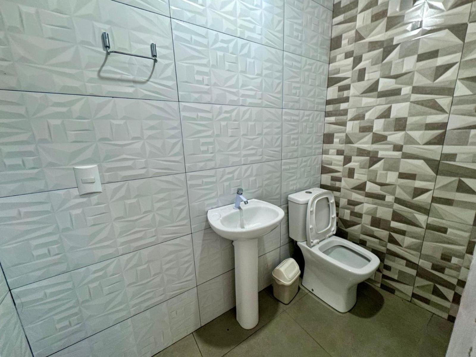 LINDO SOBRADO A 180mts DA PRAIA MARISCAL BOMBINHAS PISCINA 249-3